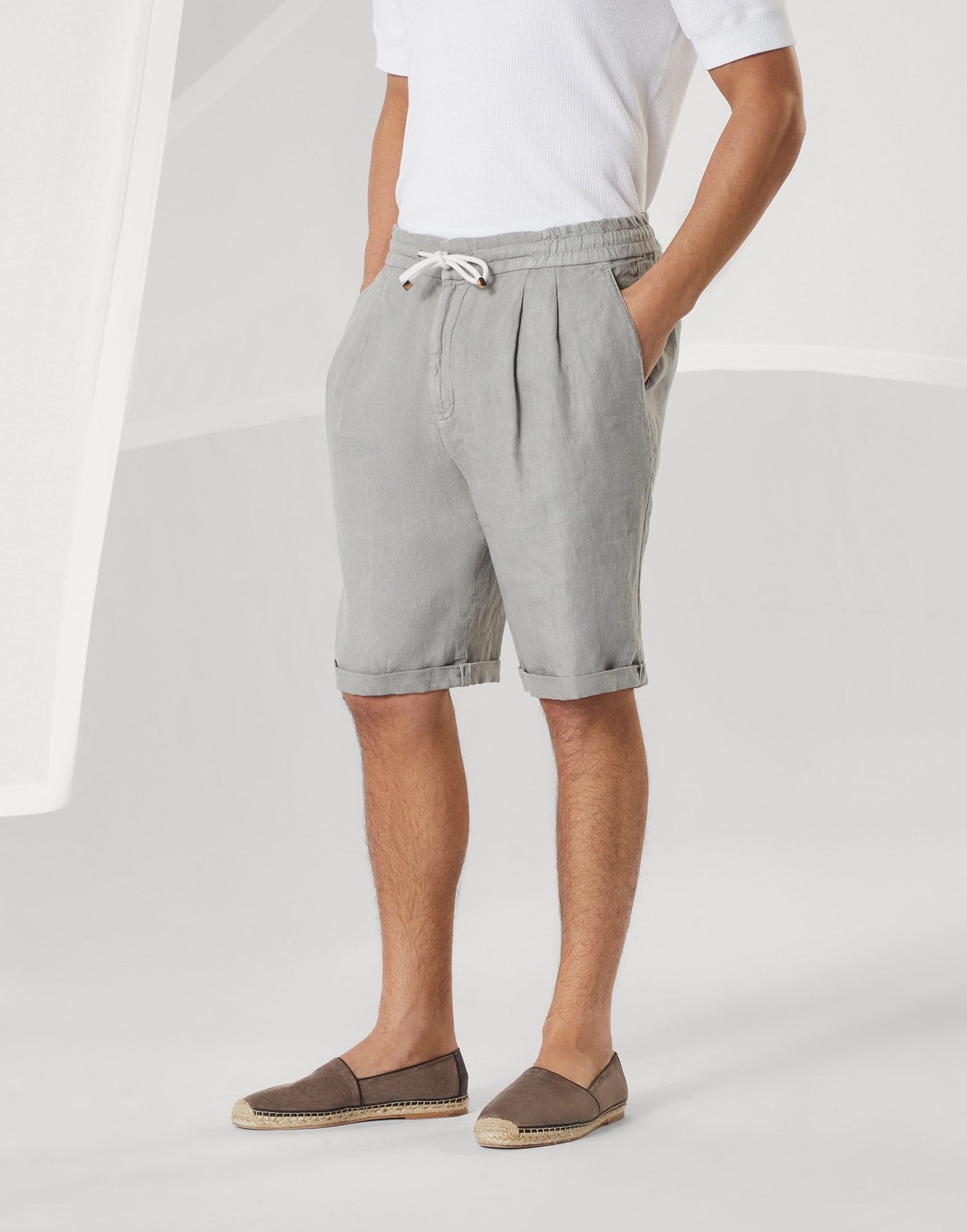 Brunello Cucinelli o1la1rc1a0326 Dyed Bermuda Shorts in Grey Size US 30 / EU 46 - 1 Thumbnail