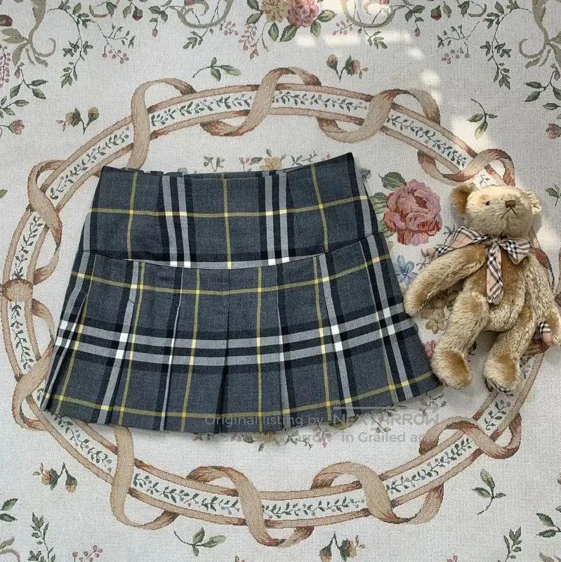 Burberry Burberry Gray Wool Plaid Mini Skirt. Size 23" - 5 Thumbnail
