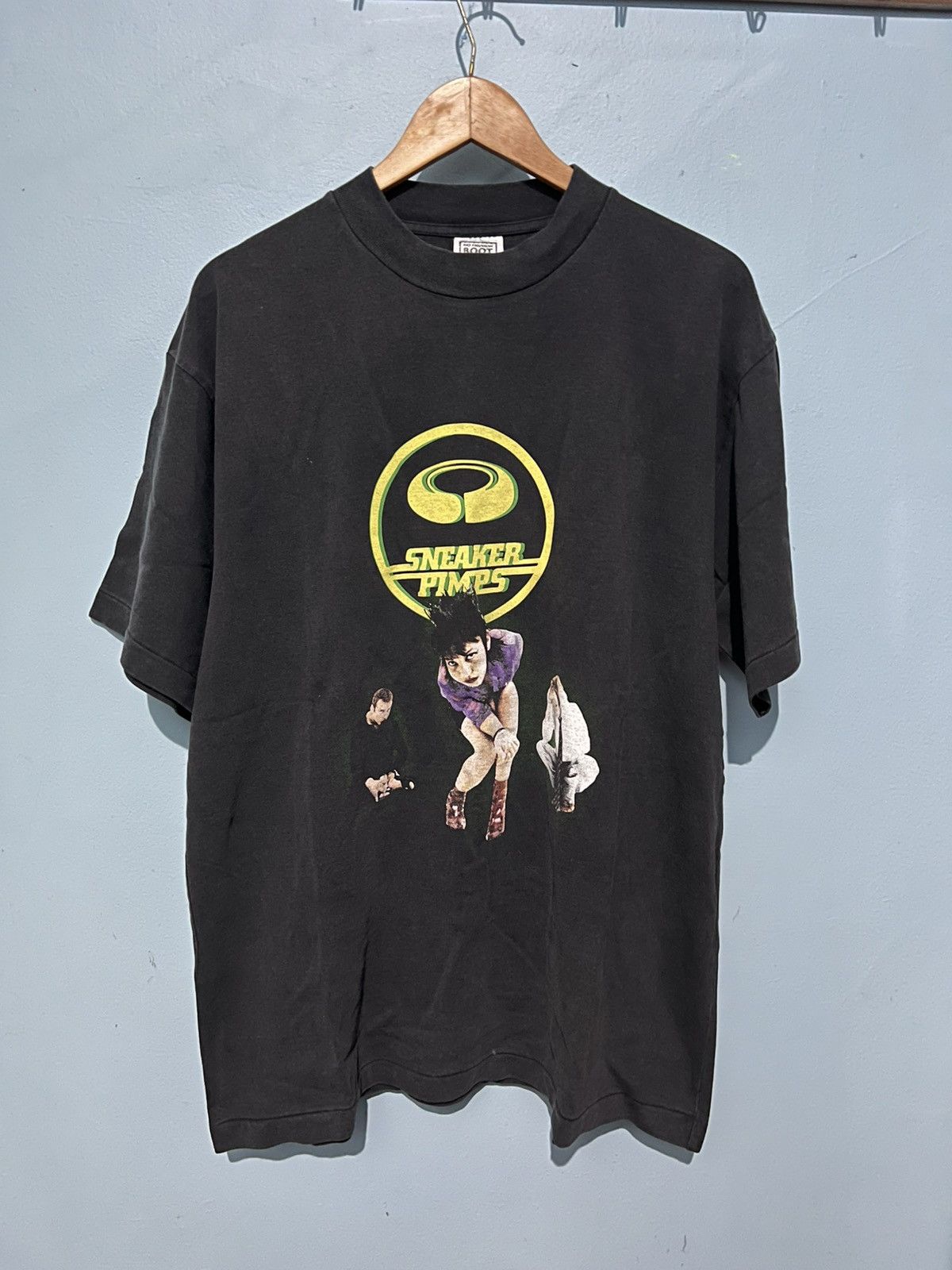 Band Tees Sneaker pimps bootleg T Shirt Tour 97 Trip Hop Faded Vintage Size US XL / EU 56 / 4 - 1 Thumbnail
