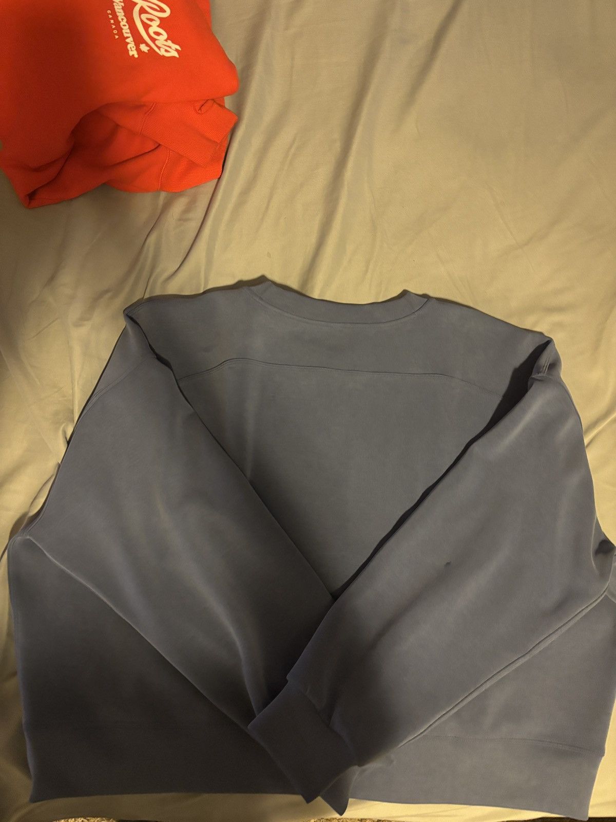 Lululemon Lululemon Blue Crop Crewneck Size 14 Size XL / US 12-14 / IT 48-50 - 2 Thumbnail