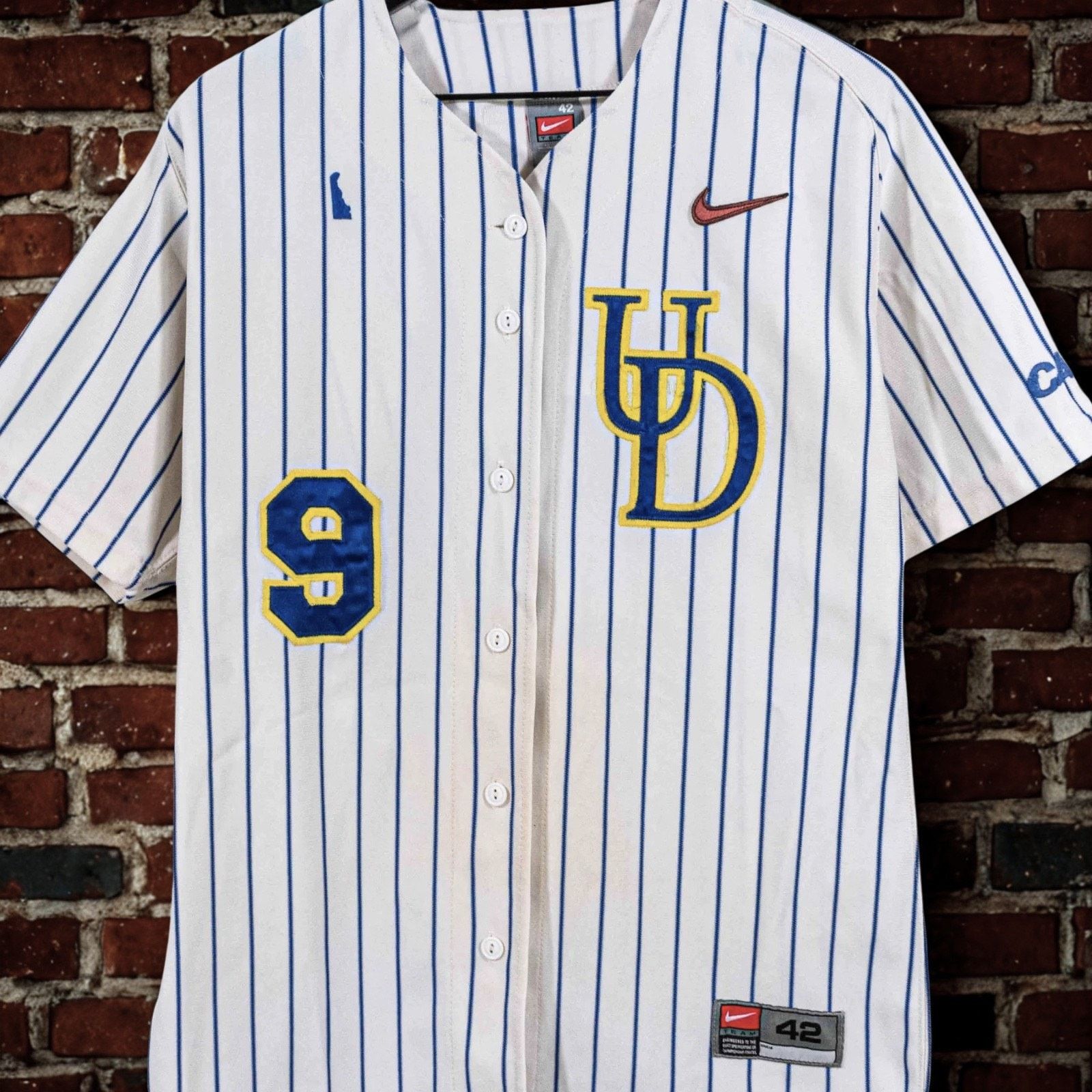 Nike Delaware Fightin Blue Hens Nike Baseball Jersey Sz 42 NCAA Size US L / EU 52-54 / 3 - 3 Thumbnail
