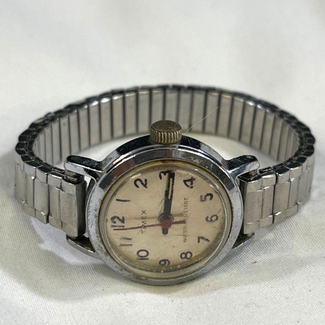 Timex Vintage Timex Women's Silver Water Resistant Watch SKU 5392 Size ONE SIZE - 1 Thumbnail