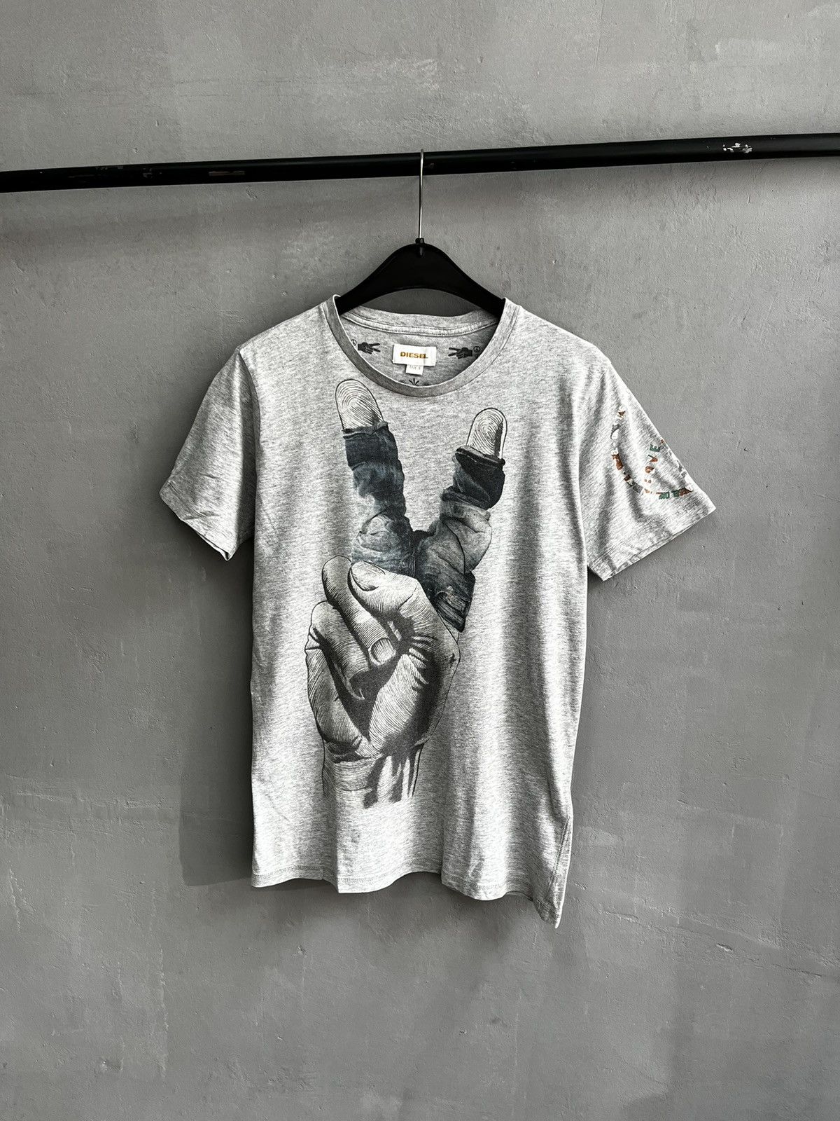 Diesel × Vintage Diesel t shirt love Size US S / EU 44-46 / 1 - 3 Thumbnail