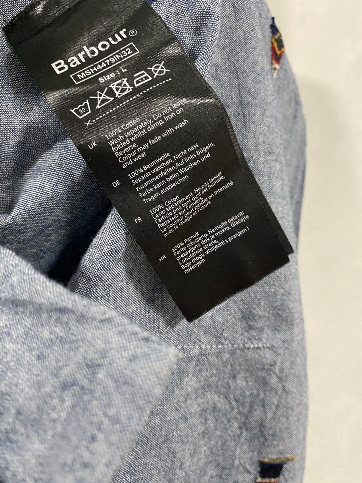 Barbour Barbour Chambray Oxford Embroidered Flag Button Shirt Size US L / EU 52-54 / 3 - 5 Thumbnail
