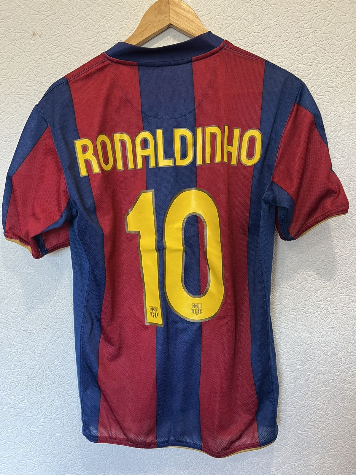 Nike RONALDINHO Nike Barcelona 2007/2008 Home Kit Soccer Jersey Size US S / EU 44-46 / 1 - 7 Thumbnail