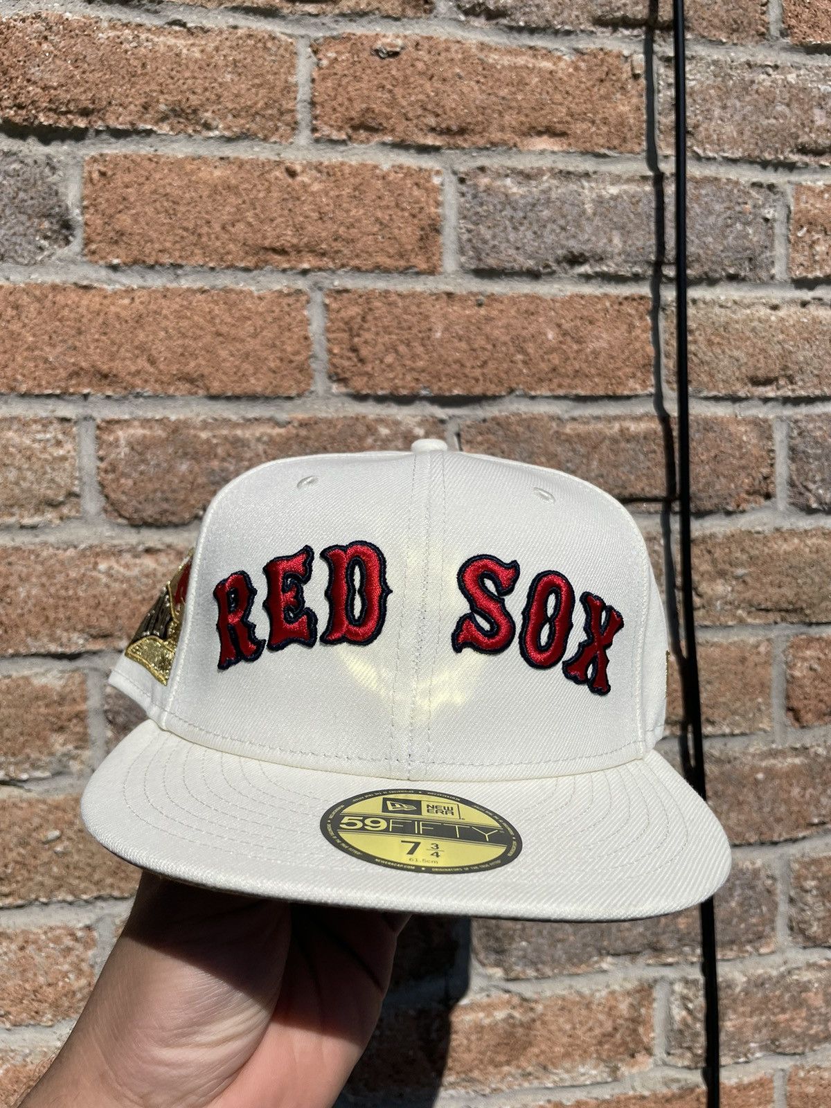 MLB × New Era Boston Red Sox Gold Exclusive Fitted Size ONE SIZE - 1 Thumbnail