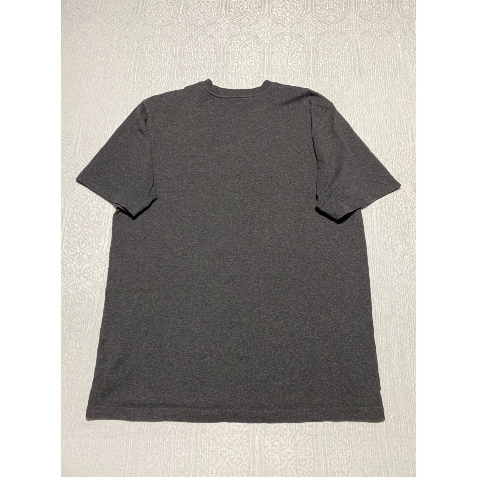 Carhartt VINTAGE Carhartt Shirt Mens L Tall Gray Original Fit Pocket Logo Crewneck Tee T-Shirt Size US L / EU 52-54 / 3 - 2 Thumbnail