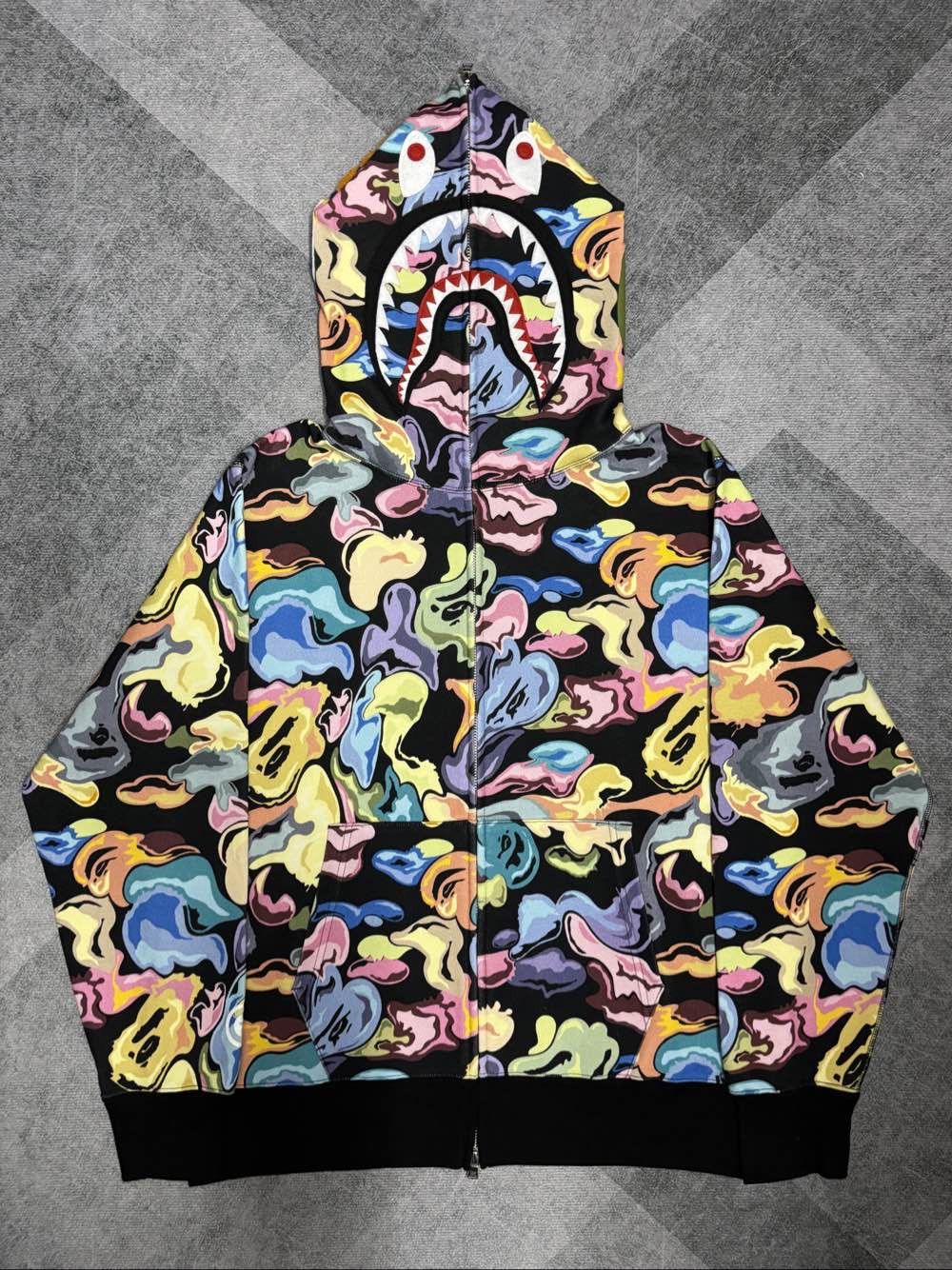 Bape A Bathing Ape Art Camo Shark Hoodie Size L Size US L / EU 52-54 / 3 - 1 Thumbnail