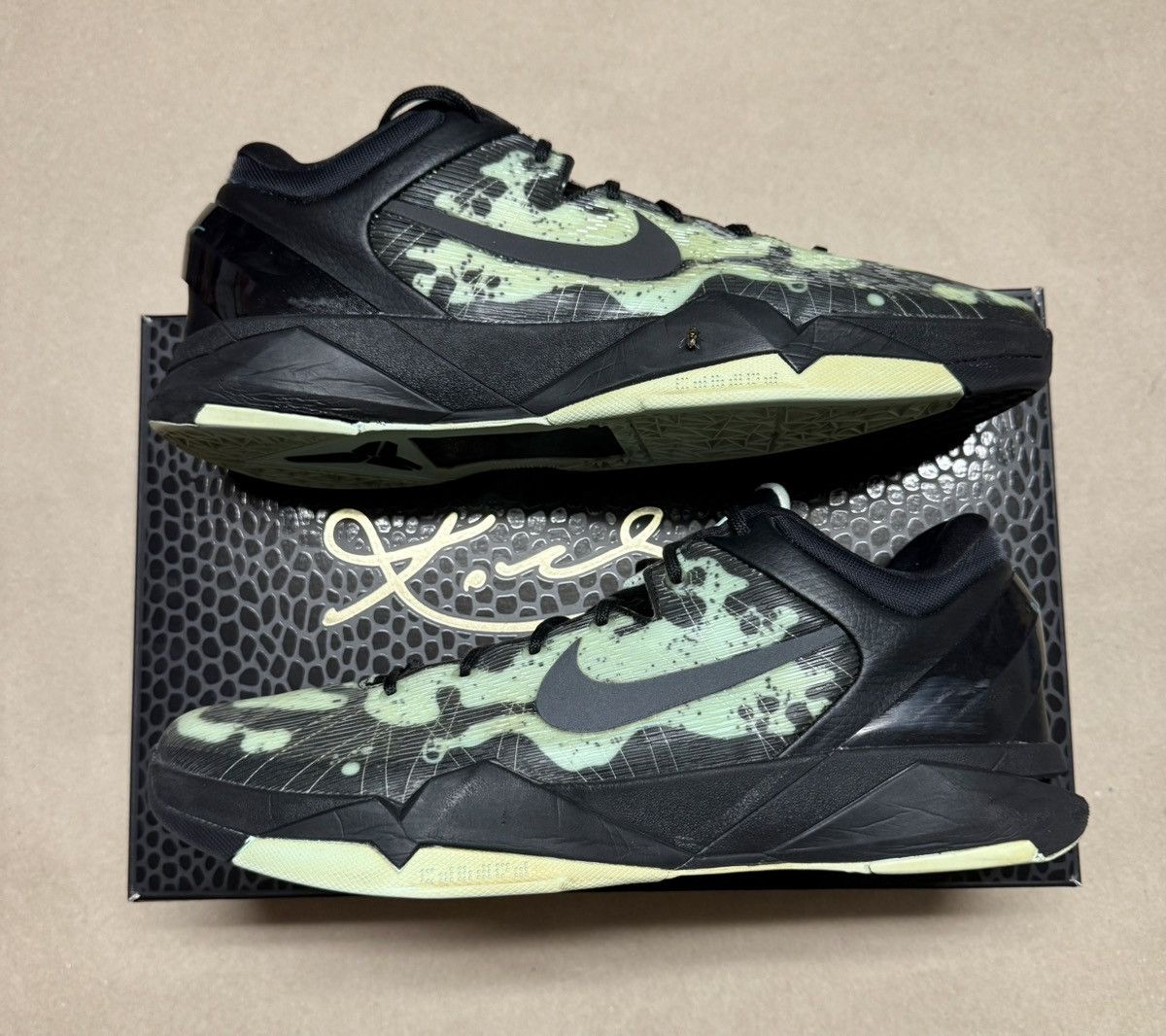 Nike Air Zoom Kobe Mint Poison Dart Frog men's size 14