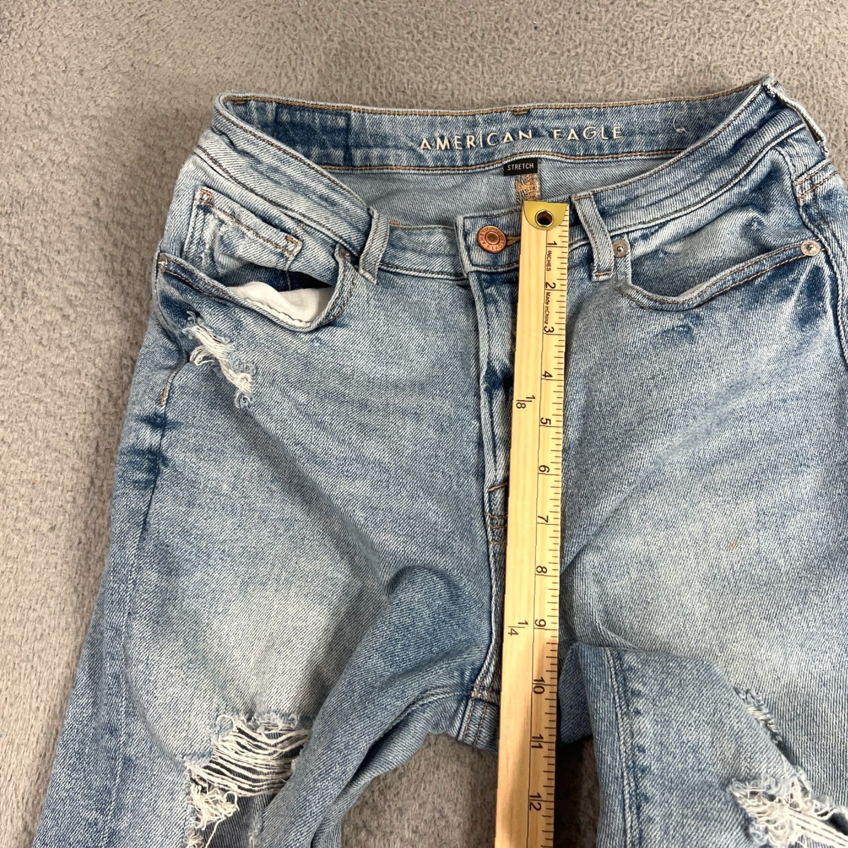 American Eagle Outfitters VINTAGE American Eagle Mom Jeans Size 4 Women's High Waist Distressed Light Wash Denim 28 Inseam Size 27" / US 4 / IT 40 - 4 Thumbnail