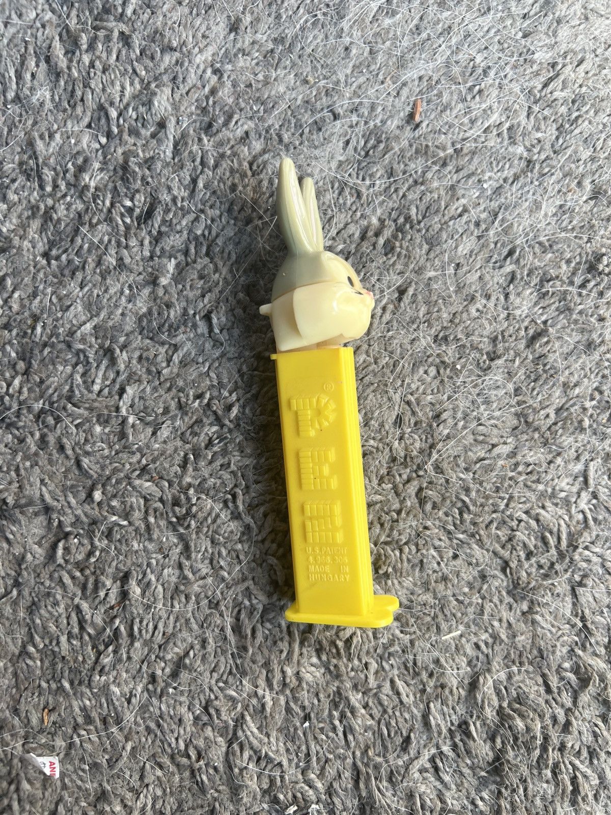 Warner Bros 1993 Warner Bros. Bugs Bunny Pez Dispenser Size ONE SIZE - 4 Thumbnail