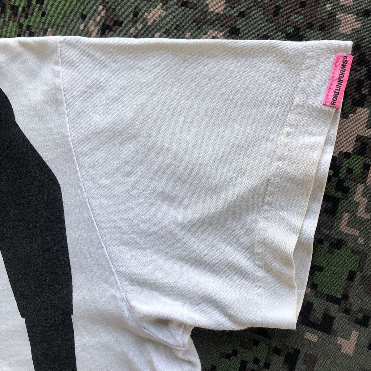Expert Horror × Japanese Brand Roki Uniforms The Texas Chainsaw Masacre Tshirt Size US S / EU 44-46 / 1 - 5 Thumbnail