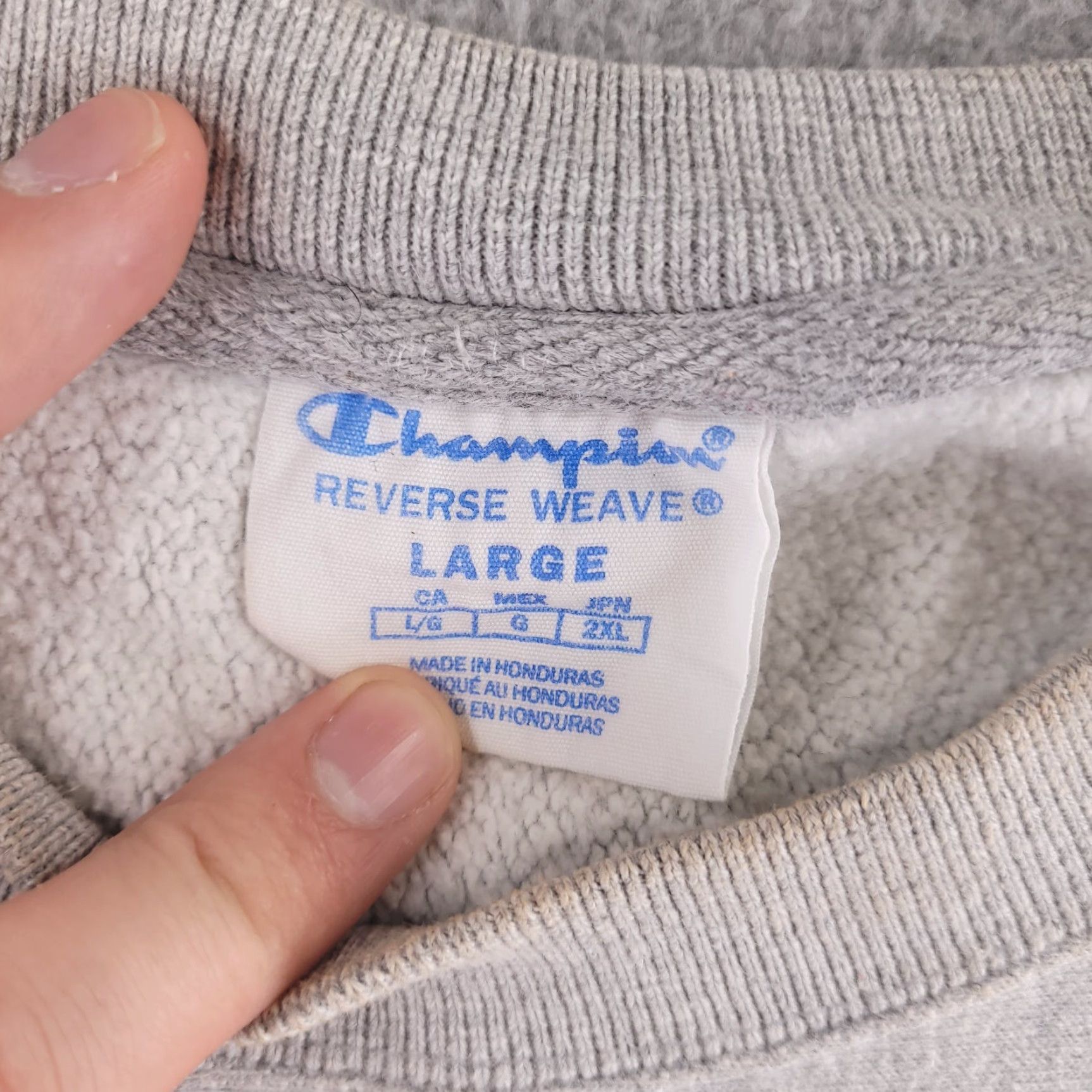 Champion VINTAGE Champion Sweatshirt Mens Large Reverse Weave Gray Crewneck Distressed Size US L / EU 52-54 / 3 - 6 Thumbnail