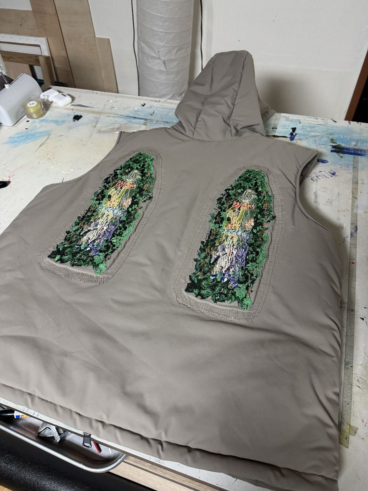 Who Decides War Who decides war garden vest Size US L / EU 52-54 / 3 - 4 Thumbnail