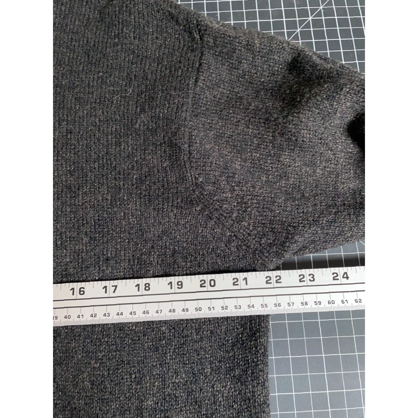 Vintage Woolrich Wool Sweater 1/4-Zip Adult Large Dark Gray Mock Neck Pullover Preppy Mens Size US L / EU 52-54 / 3 - 5 Thumbnail