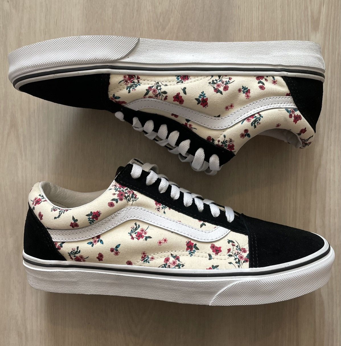 Vans Vans Old Skool "Ditsy Floral Asphaltgold" BlackCream 8M 9.5W Size US 9.5 / IT 39.5 - 1 Thumbnail