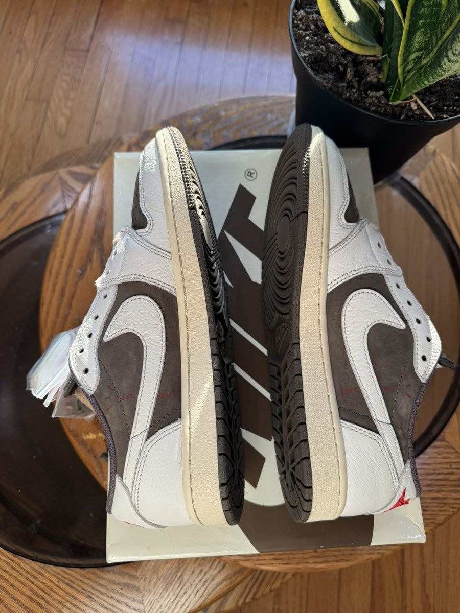 Jordan Brand × Travis Scott Travis Scott Jordan 1 Reverse Mocha low Size US 9 / EU 42 - 3 Thumbnail