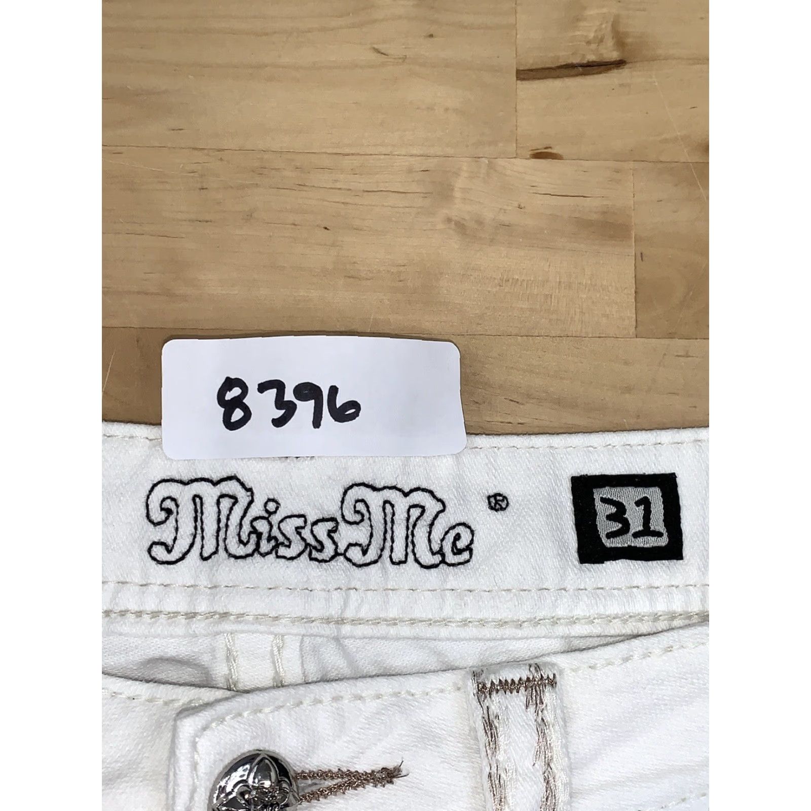 Vintage Miss Mw Signature Cuffed Capri Jeans Womens 31 White Inseam 23" Regular 31 Miss Mw Signature Cuffed Jeans White 31 Womens Capri JN Size 24" / US 00 / IT 34 - 3 Thumbnail