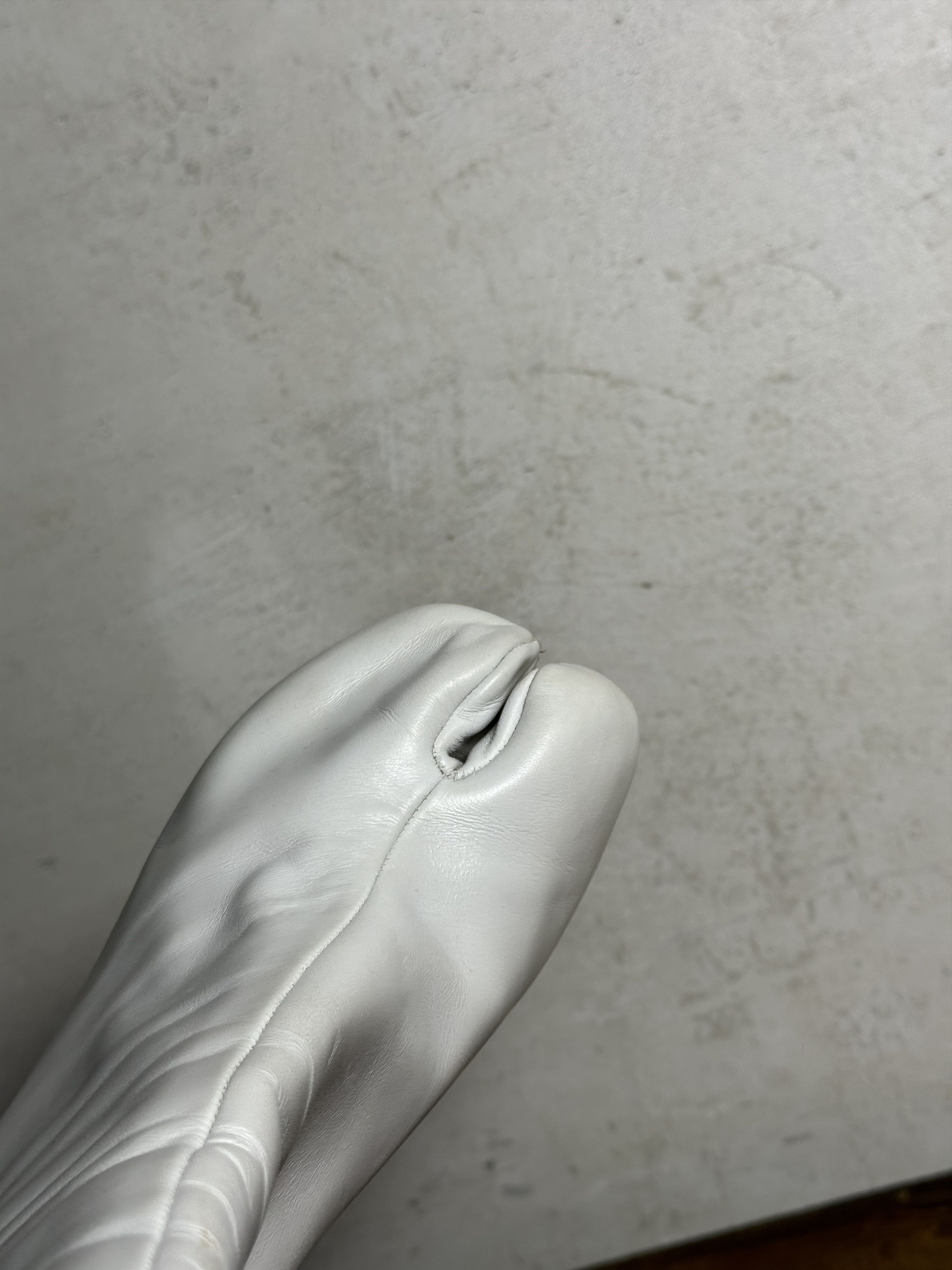 Maison Margiela Maison Margiela White Tabi Hologram XXX boots Size US 10 / IT 40 - 13 Thumbnail