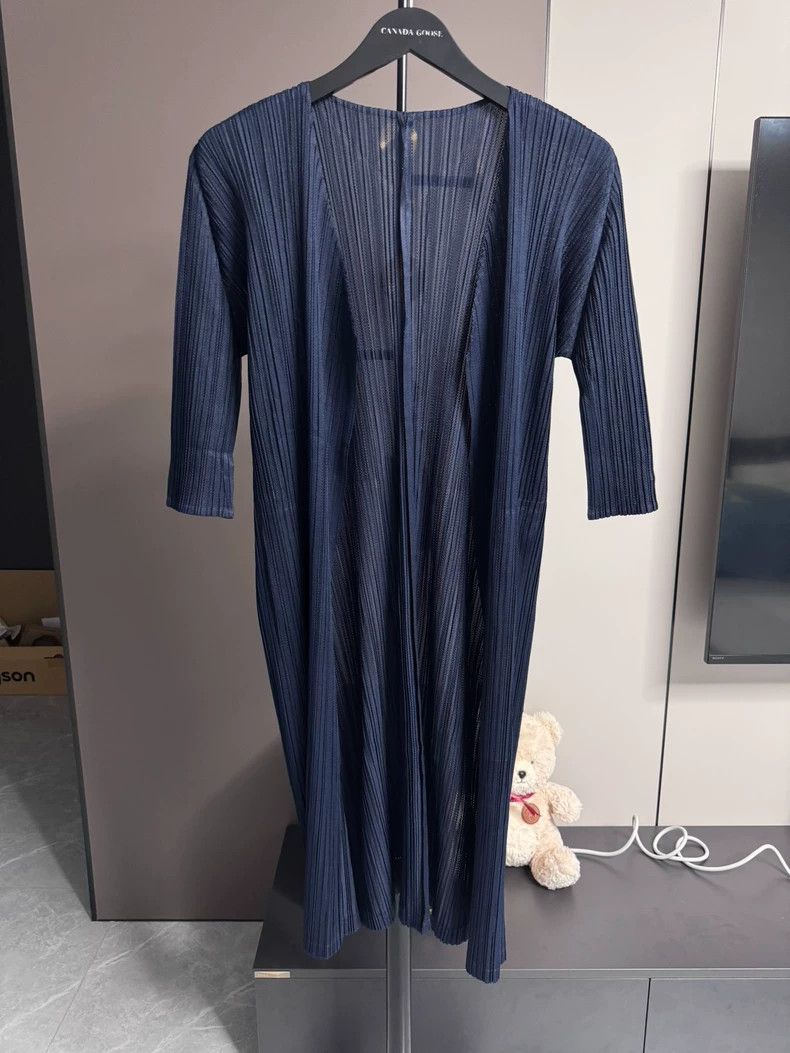 Issey Miyake Issey Miyake size:2 A dark blue pleated cardigan Size S / US 4 / IT 40 - 1 Thumbnail