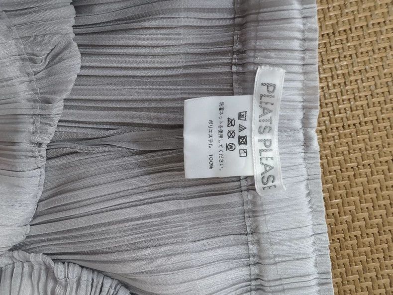 Issey Miyake Issey Miyake size:2 Light grey pleated pants Size 31" - 3 Thumbnail