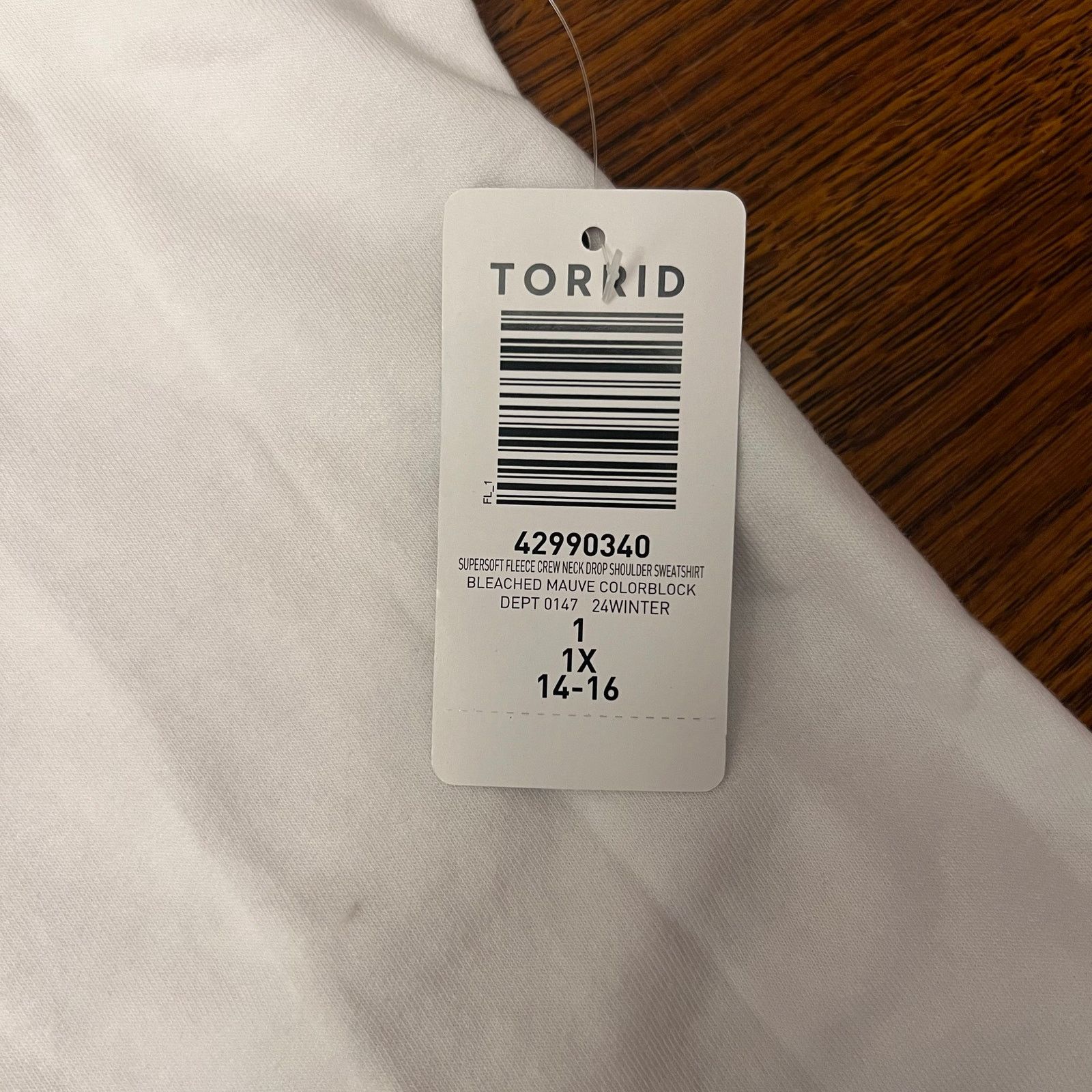 Other NWT TORRID Fleece Crew Neck Drop Shoulder Sweatshirt 1XL Size XXL / US 16-18 / IT 52-54 - 7 Thumbnail