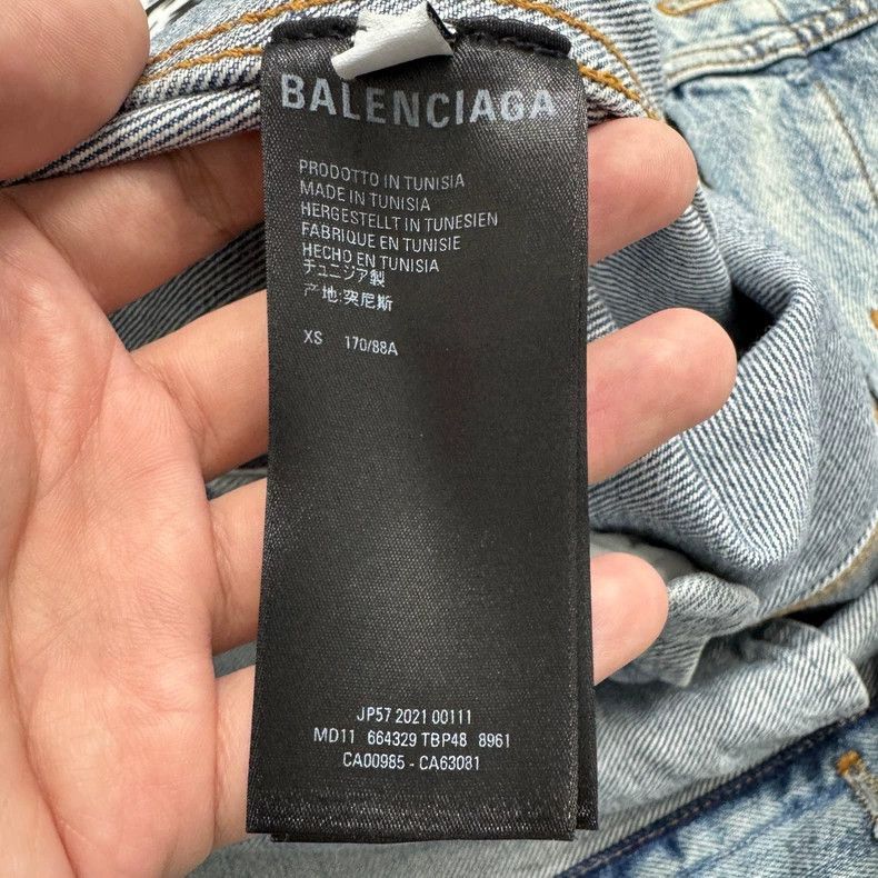 Balenciaga Balenciaga destroys old waterfall letters embroidered denim Size US S / EU 44-46 / 1 - 3 Thumbnail