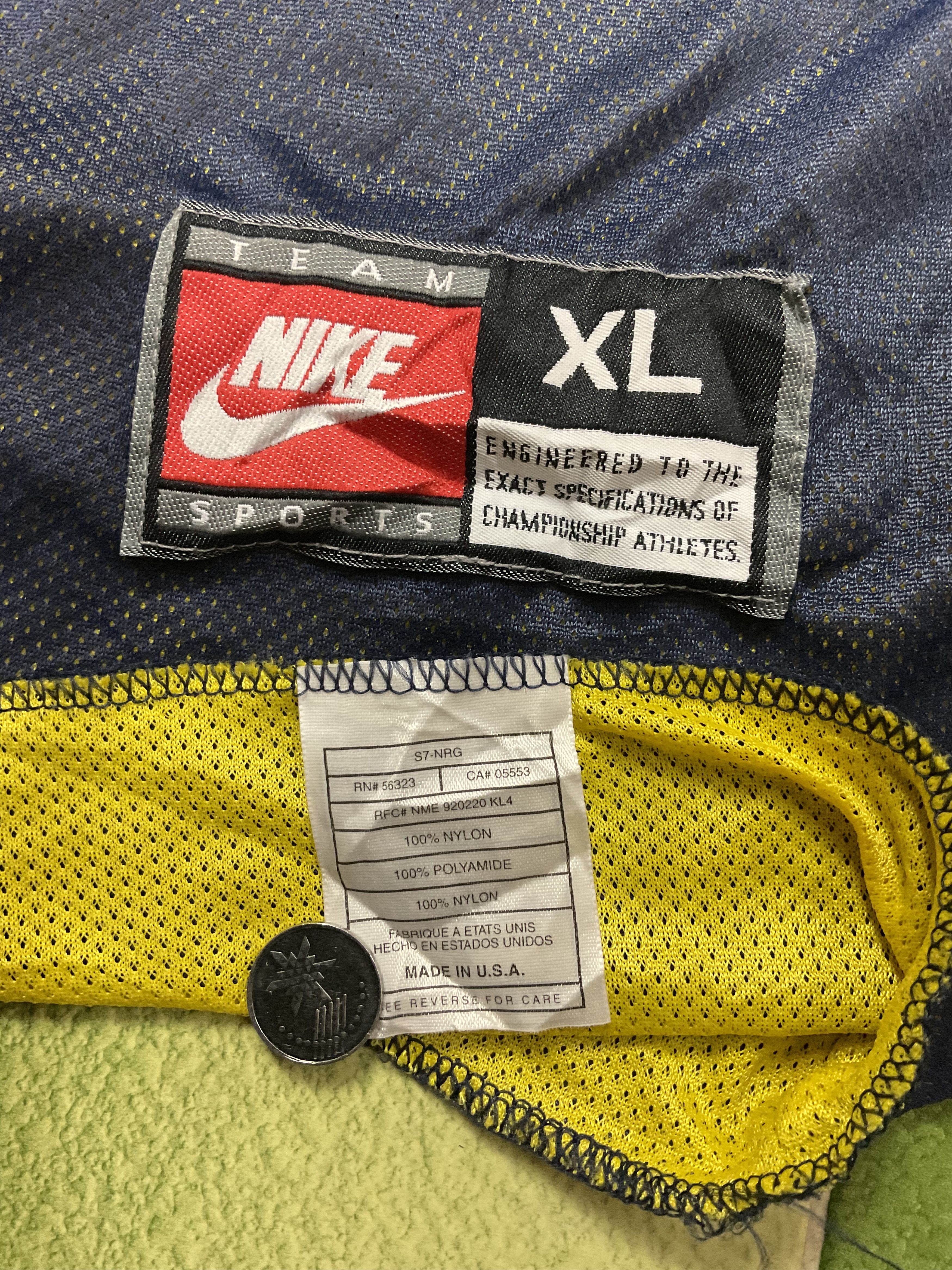 NBA Vintage 90s Reversible Wolverines Basketball Practice Jersey Size US XL / EU 56 / 4 - 8 Thumbnail