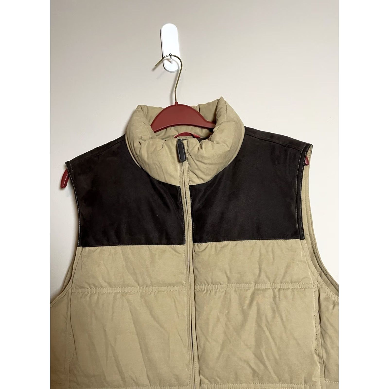 Roundtree & Yorke VINTAGE Roundtree & Yorke Quilted Vest Mens L Tan Zip Front 28" Length 23" Pit to Pit Size US L / EU 52-54 / 3 - 2 Thumbnail