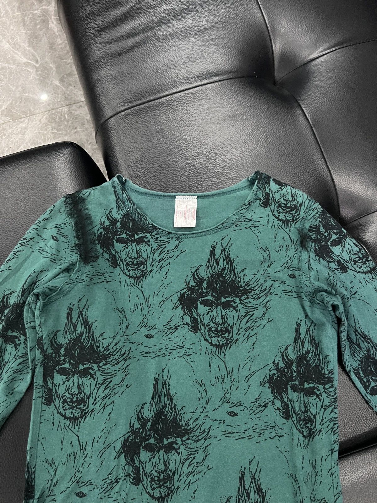 Undercover Undercover AW02 “Witches Cell Division” Portrait Top Size US S / EU 44-46 / 1 - 5 Thumbnail