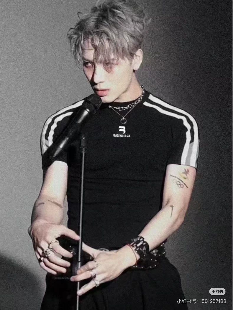 Balenciaga Balenciaga SportyB black tight-fitting short sleeves Size US L / EU 52-54 / 3 - 6 Thumbnail