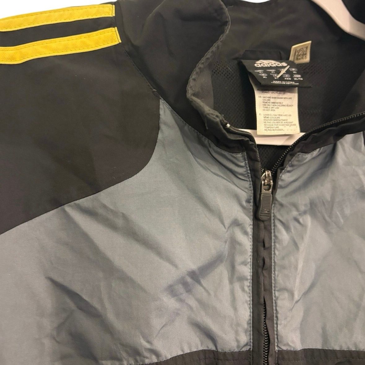 Adidas Vintage Adidas Gray and Black Windbreaker Size XL Size US XL / EU 56 / 4 - 7 Thumbnail