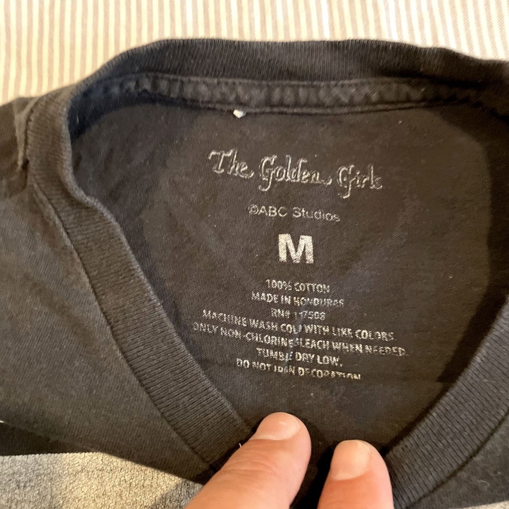 Vintage VINTAGE OFFICIAL The Golden Girls Queens Portrait Short Sleeve T Shirt Medium Crew Neck Black Cotton Men M 90s Size US M / EU 48-50 / 2 - 3 Thumbnail