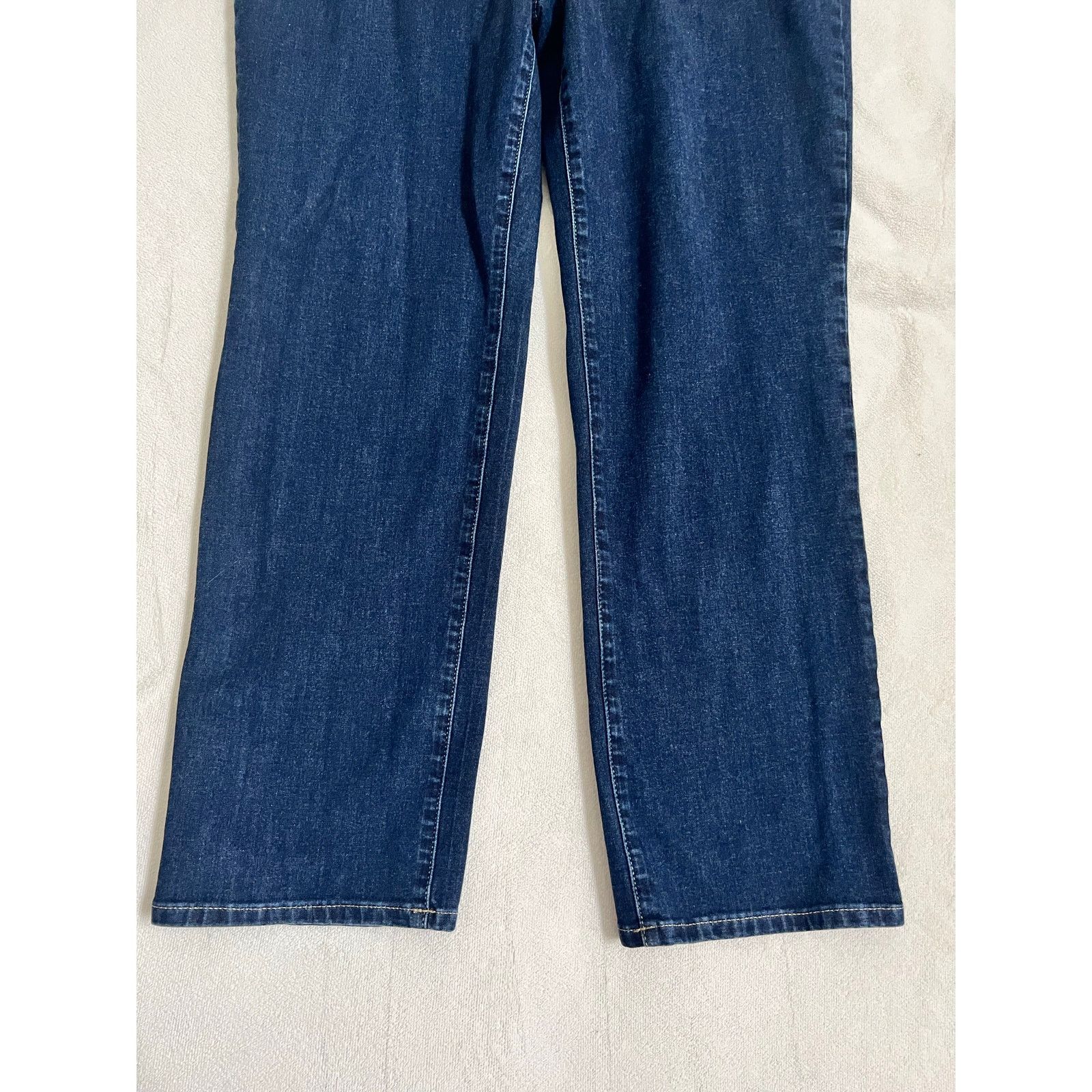 Chicos Chicos Mid-Rise Straight Leg Jean Size 2 Regular (US 12) Size 34" / US 12 / IT 48 - 2 Thumbnail