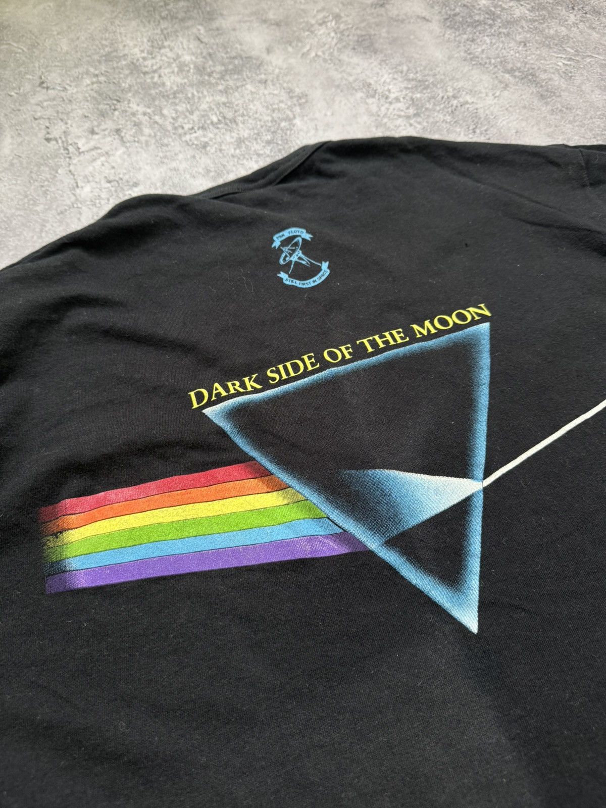 Band Tees × Pink Floyd × Vintage Vintage 1992 PINK FLOYD DARK SIDE OF THE MOON BLACK TEE Size US L / EU 52-54 / 3 - 16 Thumbnail