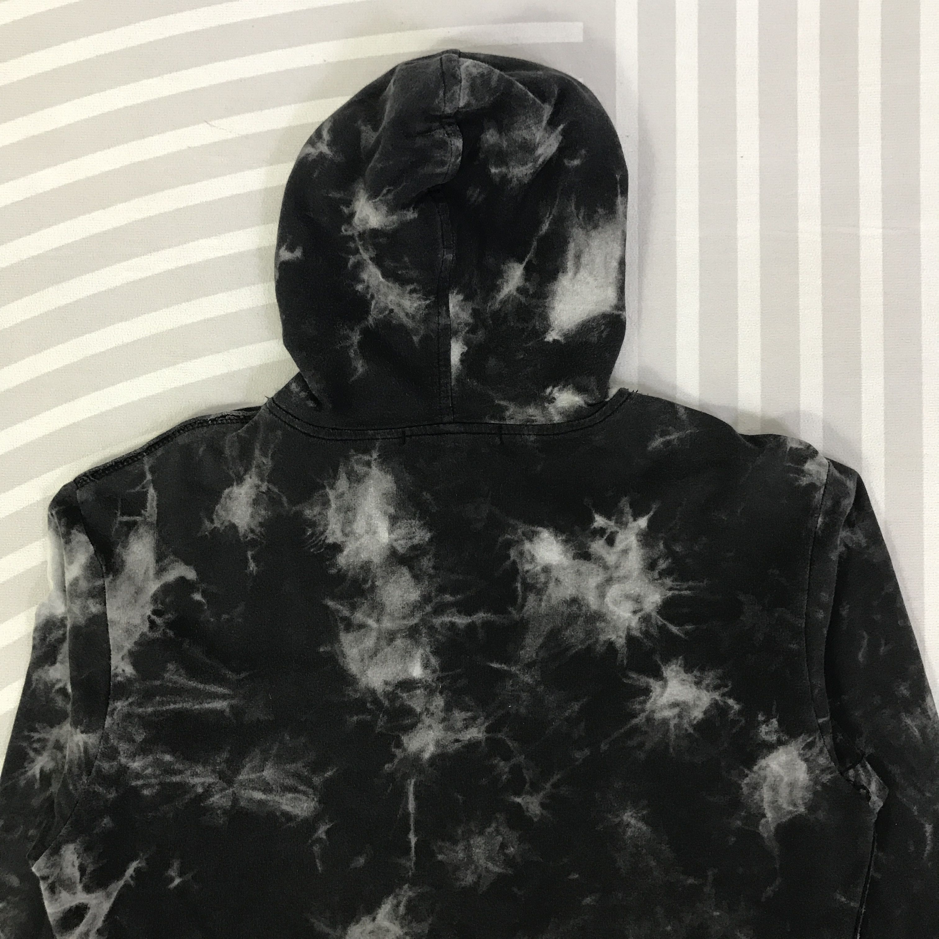 In The Attic Gothic style In The Attic Japan Hoodies K96B1 Size US L / EU 52-54 / 3 - 4 Thumbnail