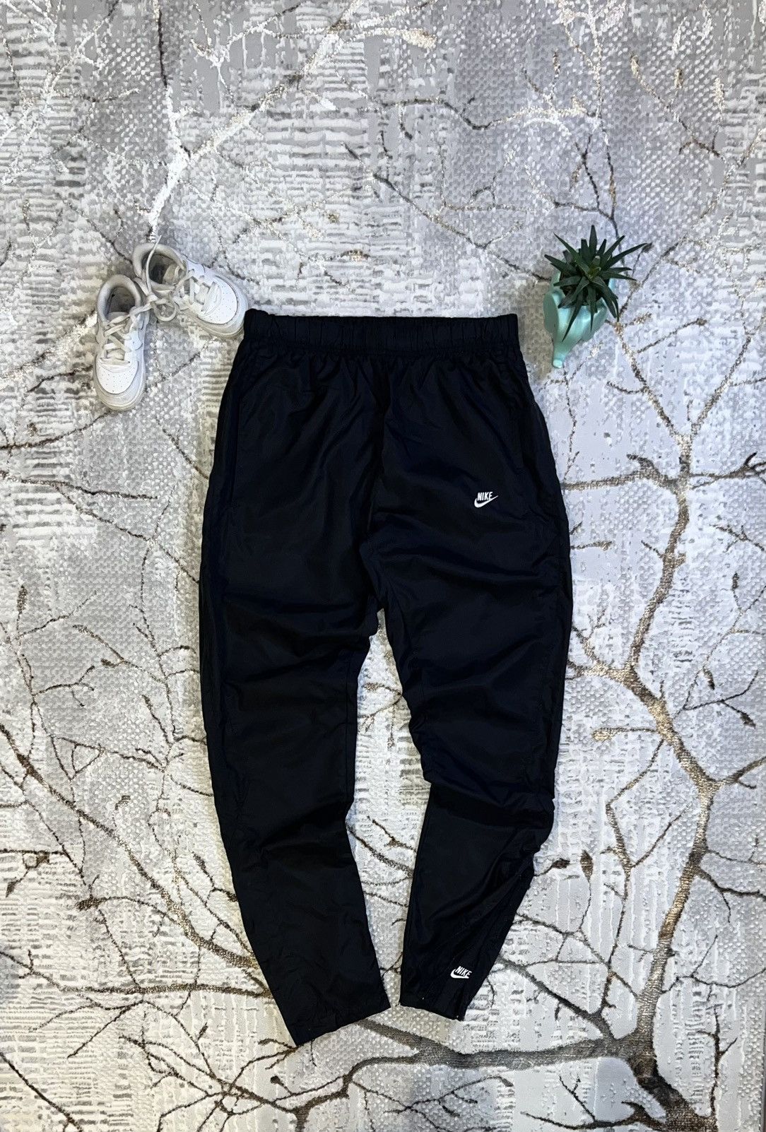 Nike × Vintage NIKE 00S VINTAGE 🦍 NYLON SWEATPANTS Y2K JOGGERS Size US 32 / EU 48 - 1 Thumbnail