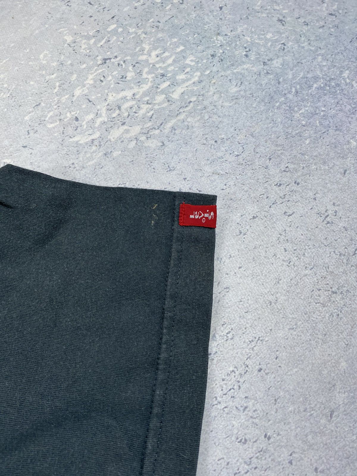 Designer × Levi's Levi’s men’s t-shirt with big centre logo size XL Size US XL / EU 56 / 4 - 7 Thumbnail