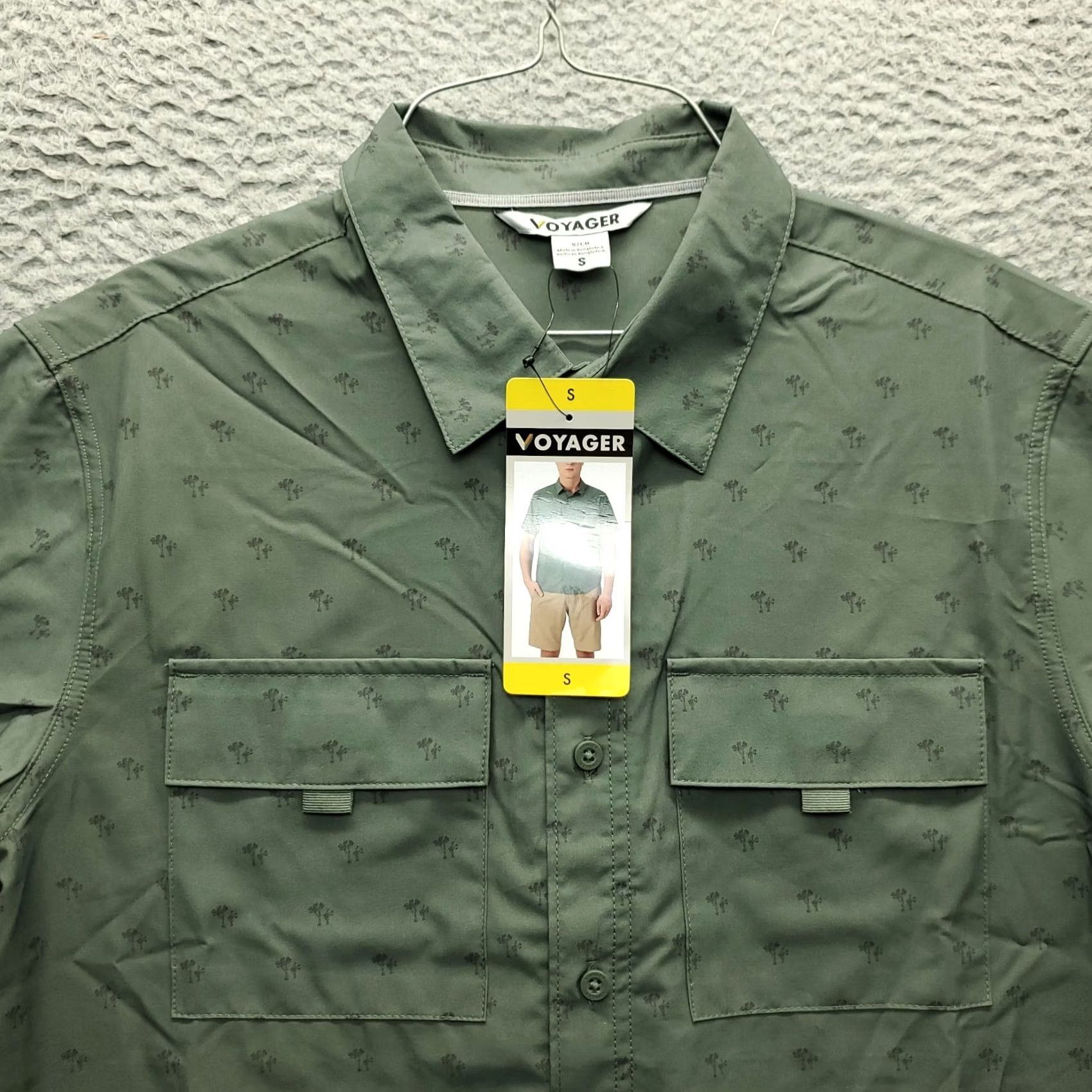 Vintage Voyager Button-Up Shirt: Mens Size S Green Tree Print Collared Camping Fishing Short Sleeve Size US S / EU 44-46 / 1 - 5 Thumbnail