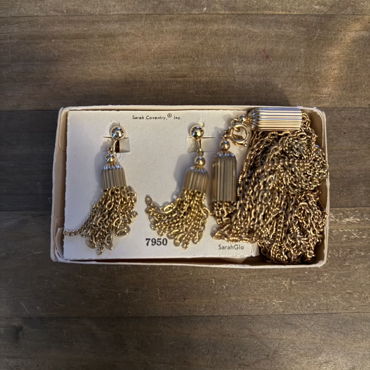 Vintage Vintage Sarah Coventry Golden Tassel 4 piece jewelry set Size ONE SIZE - 4 Thumbnail