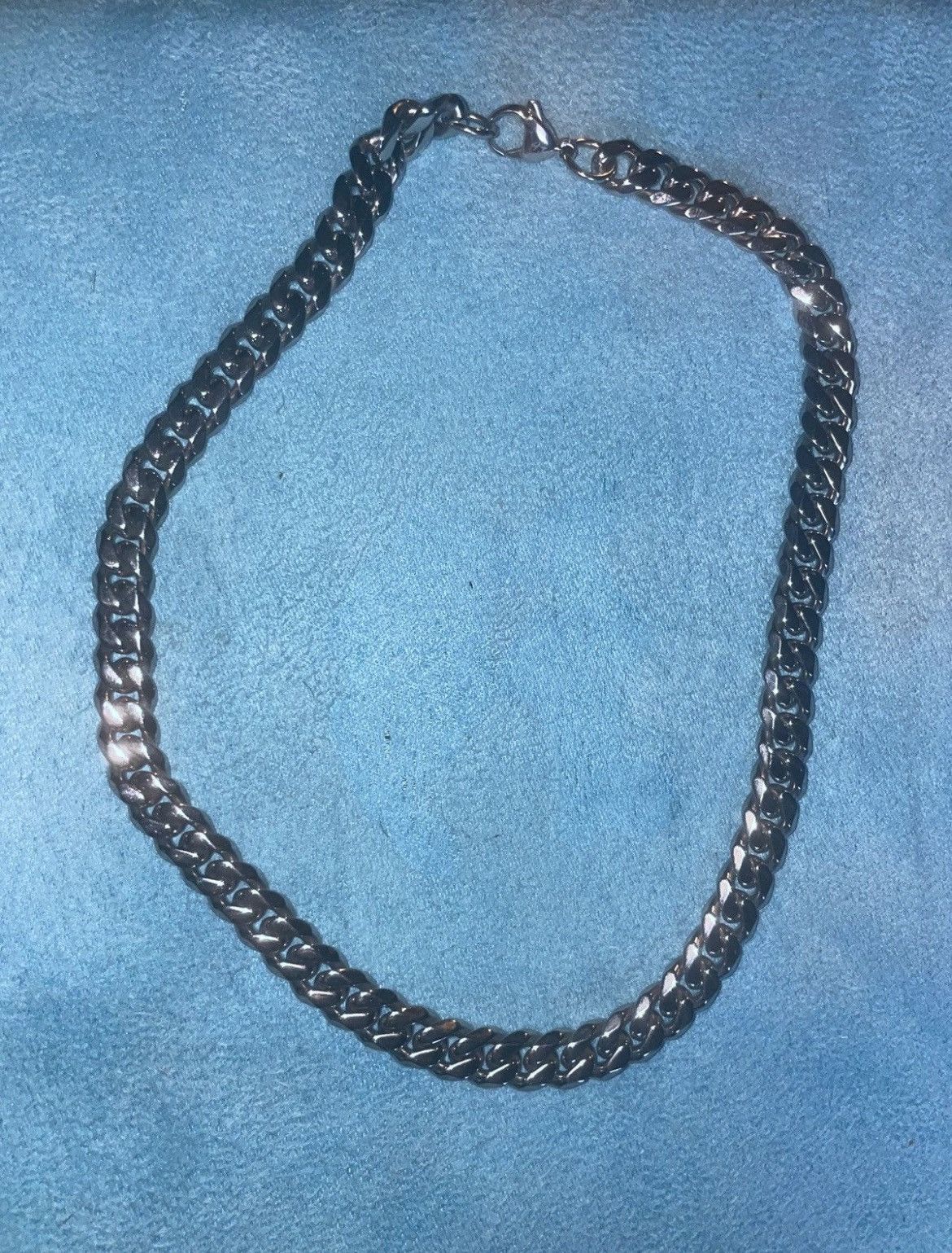 Vintage Hard Jewelry, Cuban Chain (10mm) (18in) Size ONE SIZE - 1 Preview
