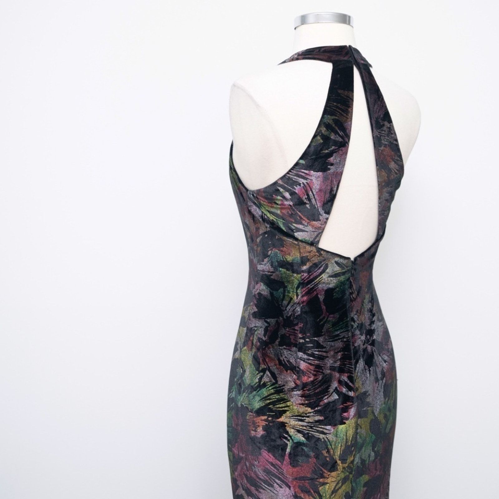 Dress the Population Dress The Population. Abstract Leaf Print Velvet gown. Size XS / US 0-2 / IT 36-38 - 8 Thumbnail