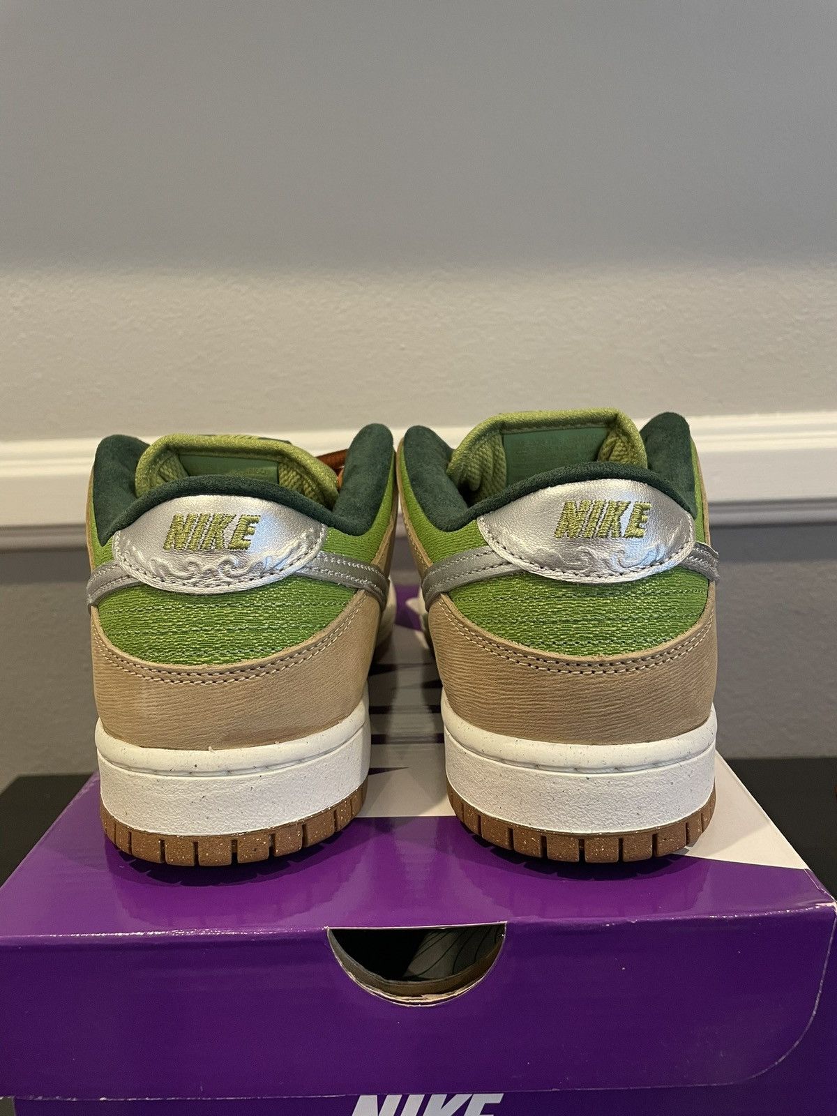 Nike Nike SB Dunk Low Pro Escargot Size 8 Men’s/9.5 women’s Size US 8 / EU 41 - 4 Thumbnail