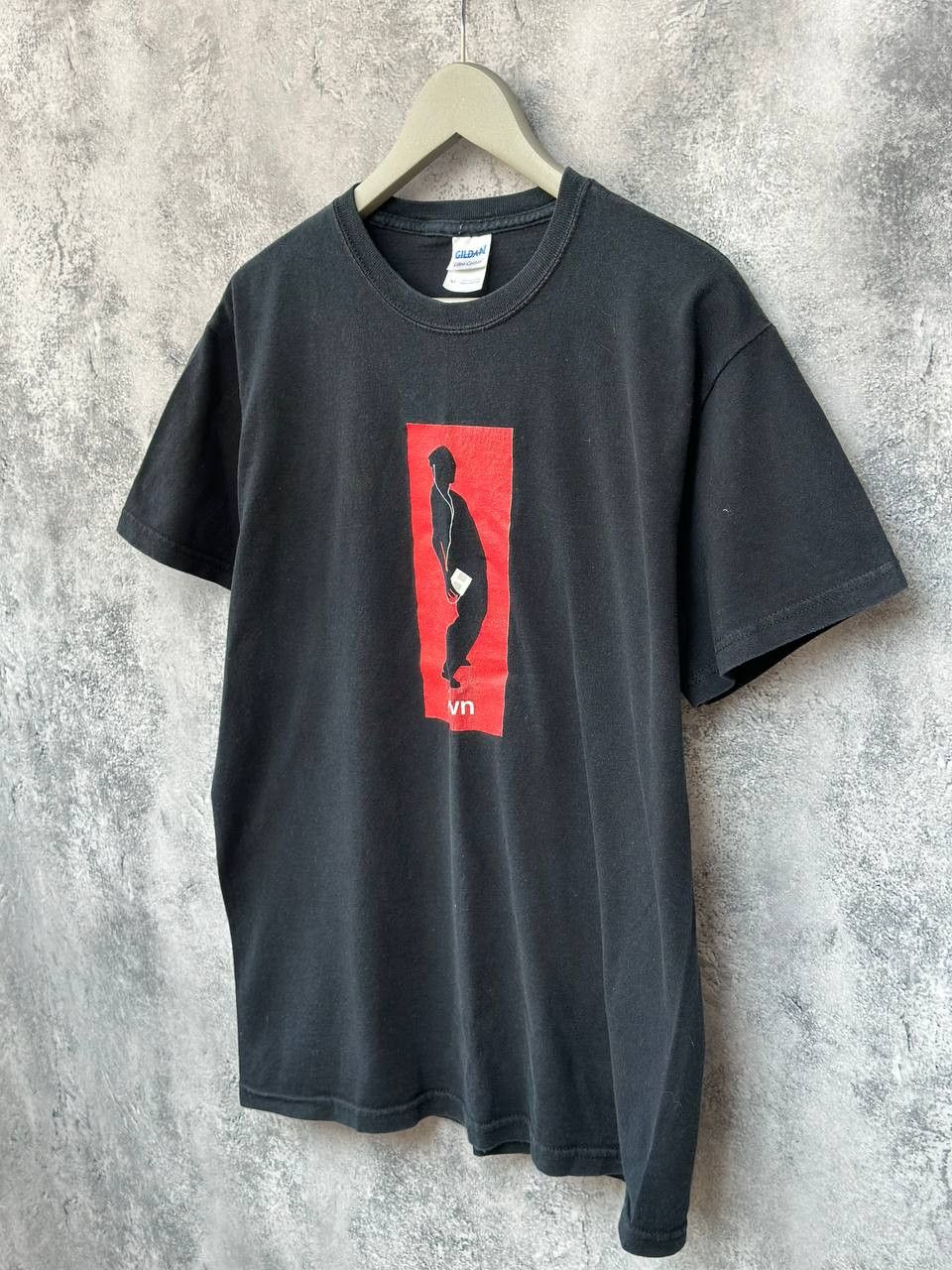 Vintage Gildan IPWN Parody T-Shirt y2k Short Sleeve Tee Size US M / EU 48-50 / 2 - 2 Thumbnail