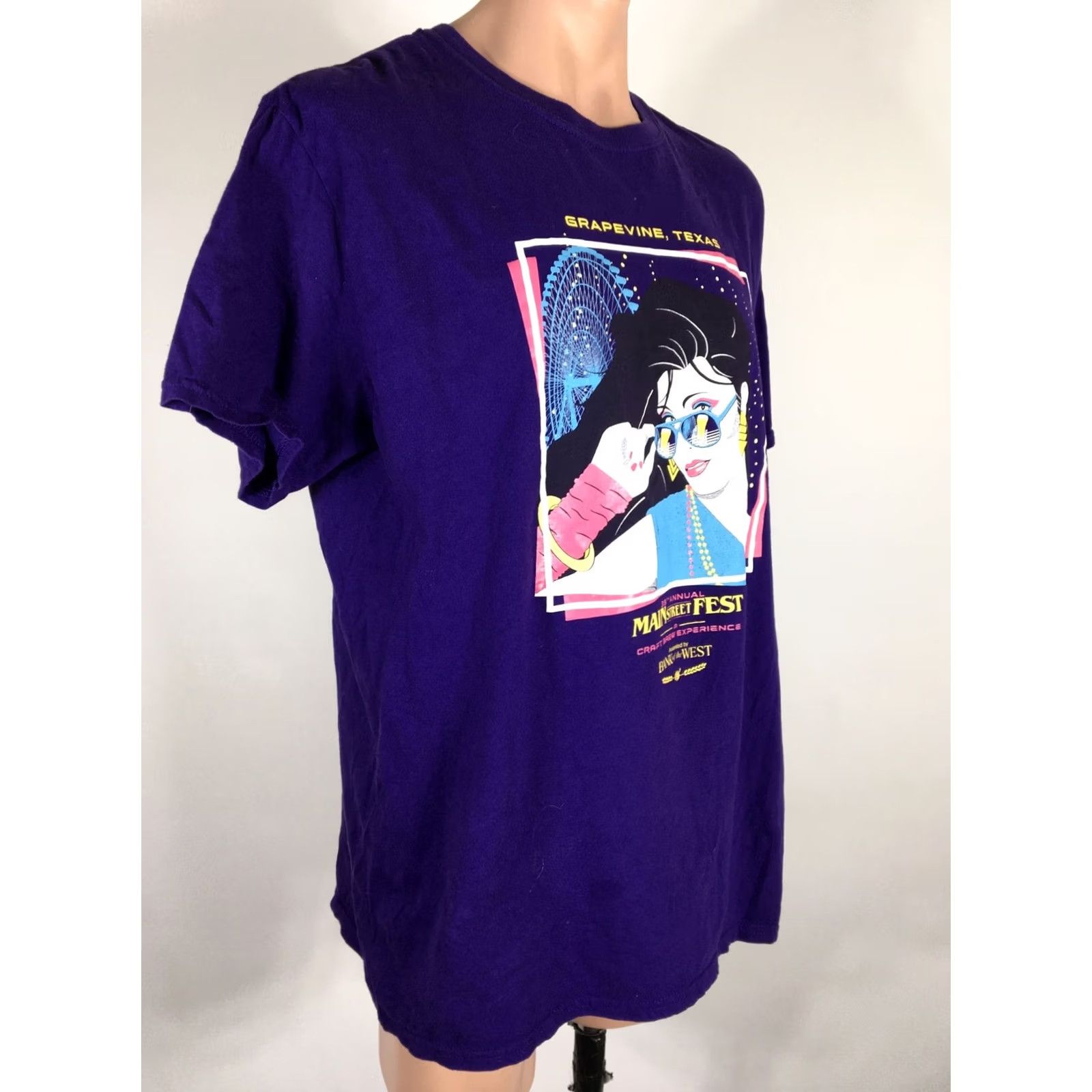 Gildan VINTAGE 80s Style Art Grapevine Texas Main Street Fest Dark Blue T-Shirt sz XL Size US XL / EU 56 / 4 - 4 Thumbnail