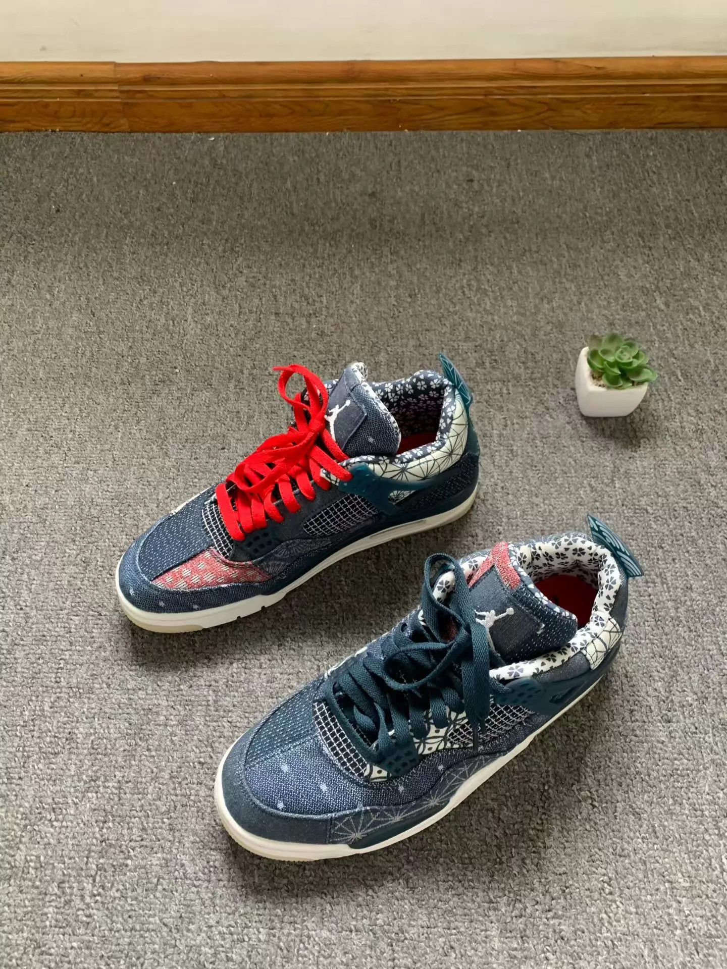 Nike Air Jordan 4 Embroidered Size 44.5 Like New Size US 11.5 / EU 44-45 - 1 Thumbnail