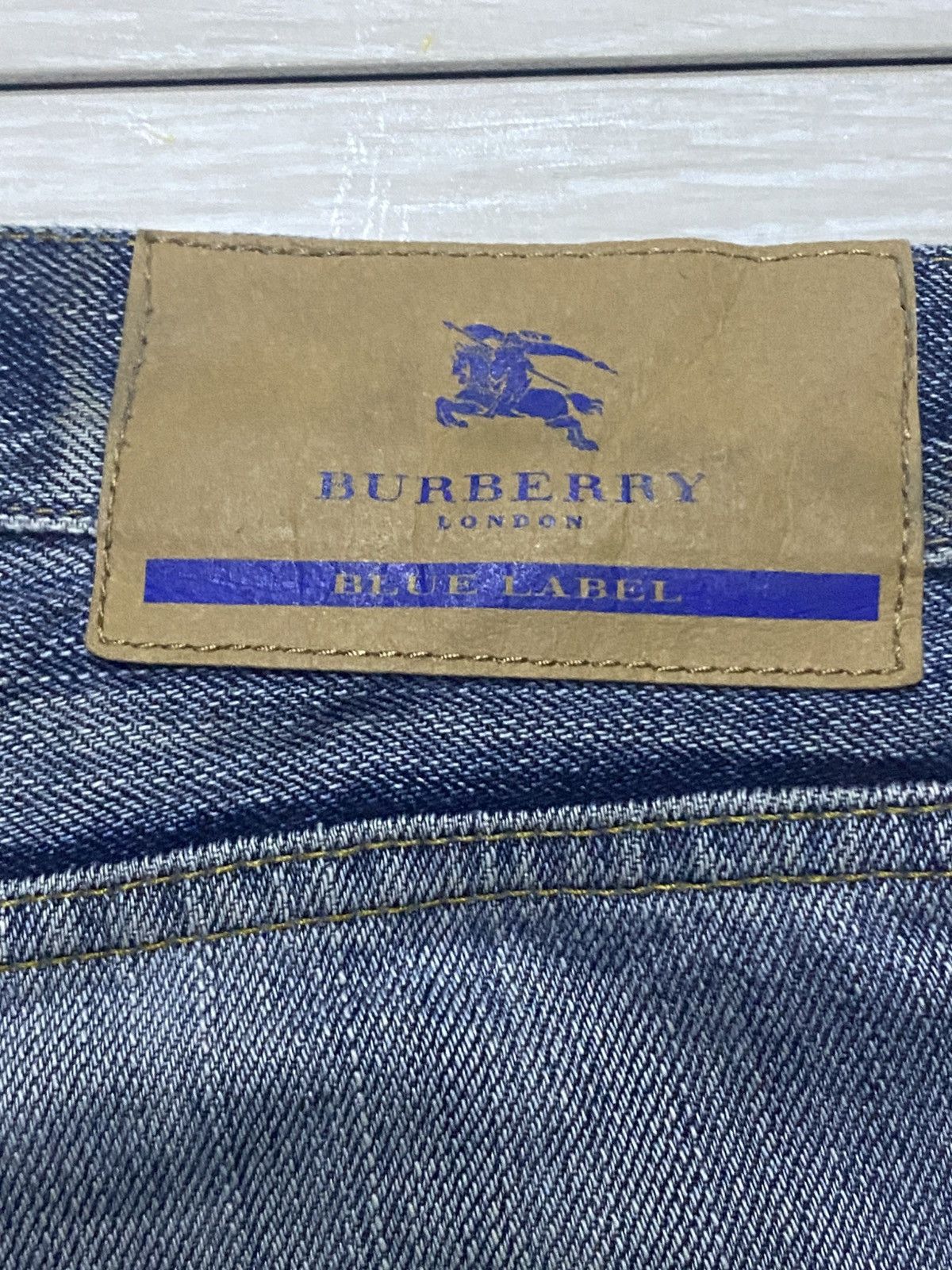 Burberry Vintage Burberry Blue Label Faded Wash Jeans Size US 32 / EU 48 - 10 Thumbnail