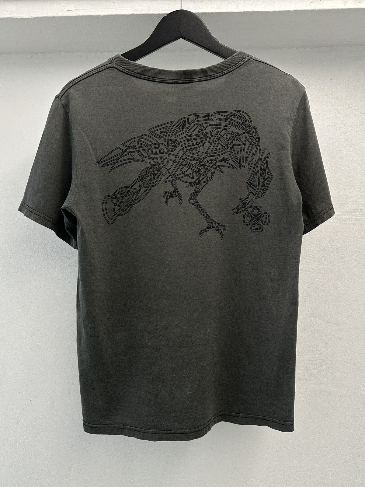 Number (N)ine Number (N)ine AW06 “Noir” Archive Tribal Raven Graphic Tee Size US S / EU 44-46 / 1 - 1 Thumbnail