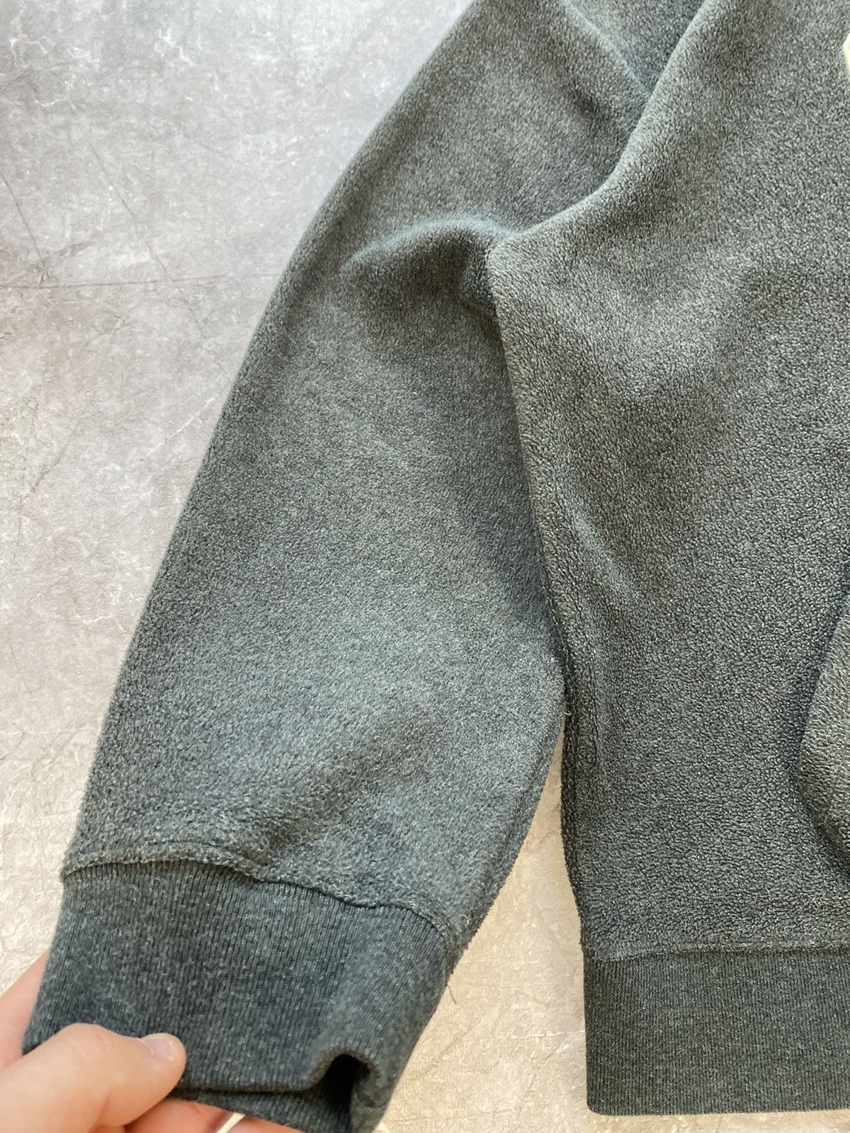 Gap × Vintage Vintage Y2K Cap Big Logo Fleece Gray Hoodie Pullover Size L Size US L / EU 52-54 / 3 - 5 Thumbnail