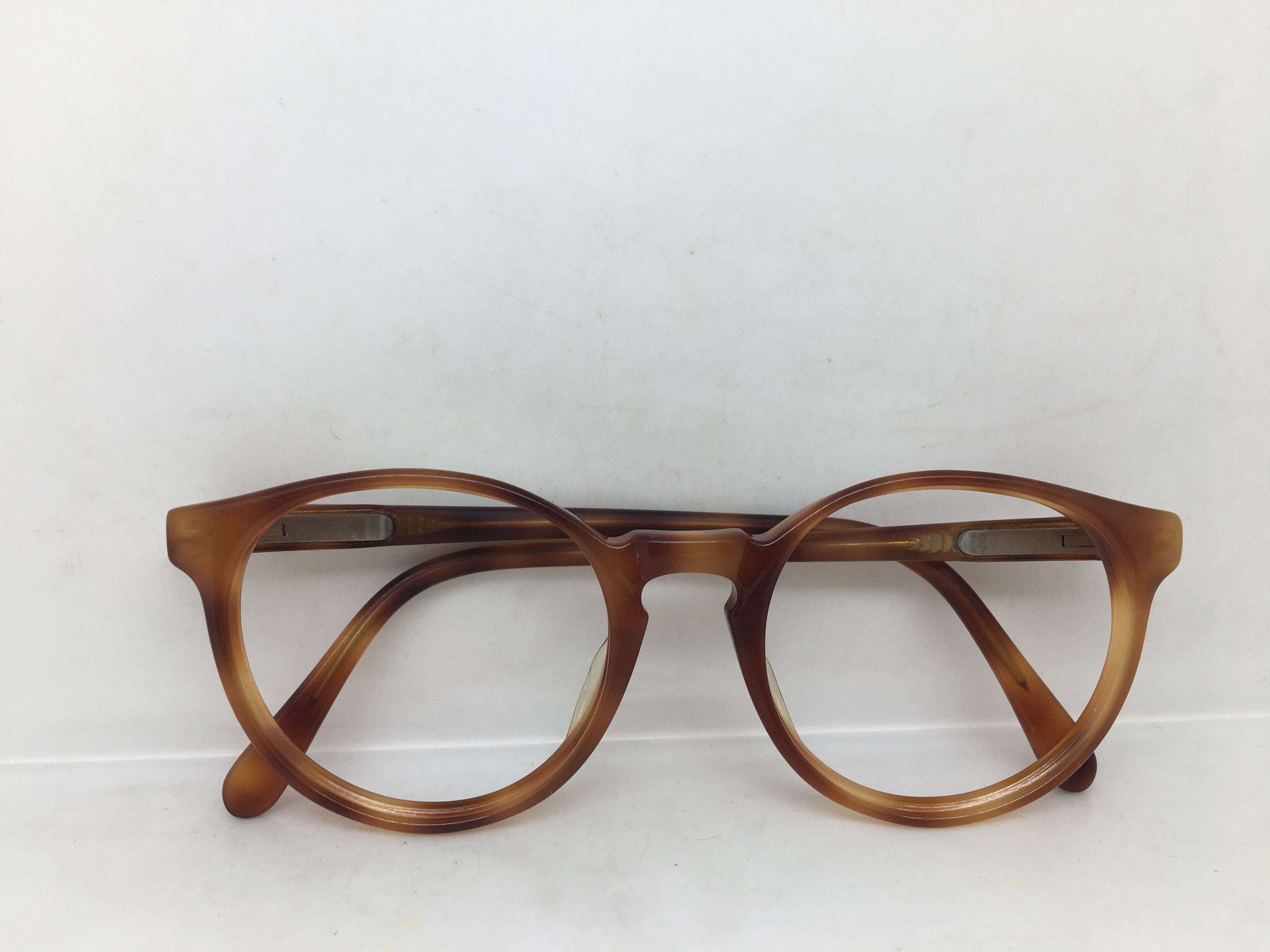 Vintage Vintage Tortoise Keyhole ARISTOCRAT Eyeglasses Frame Size ONE SIZE - 6 Thumbnail